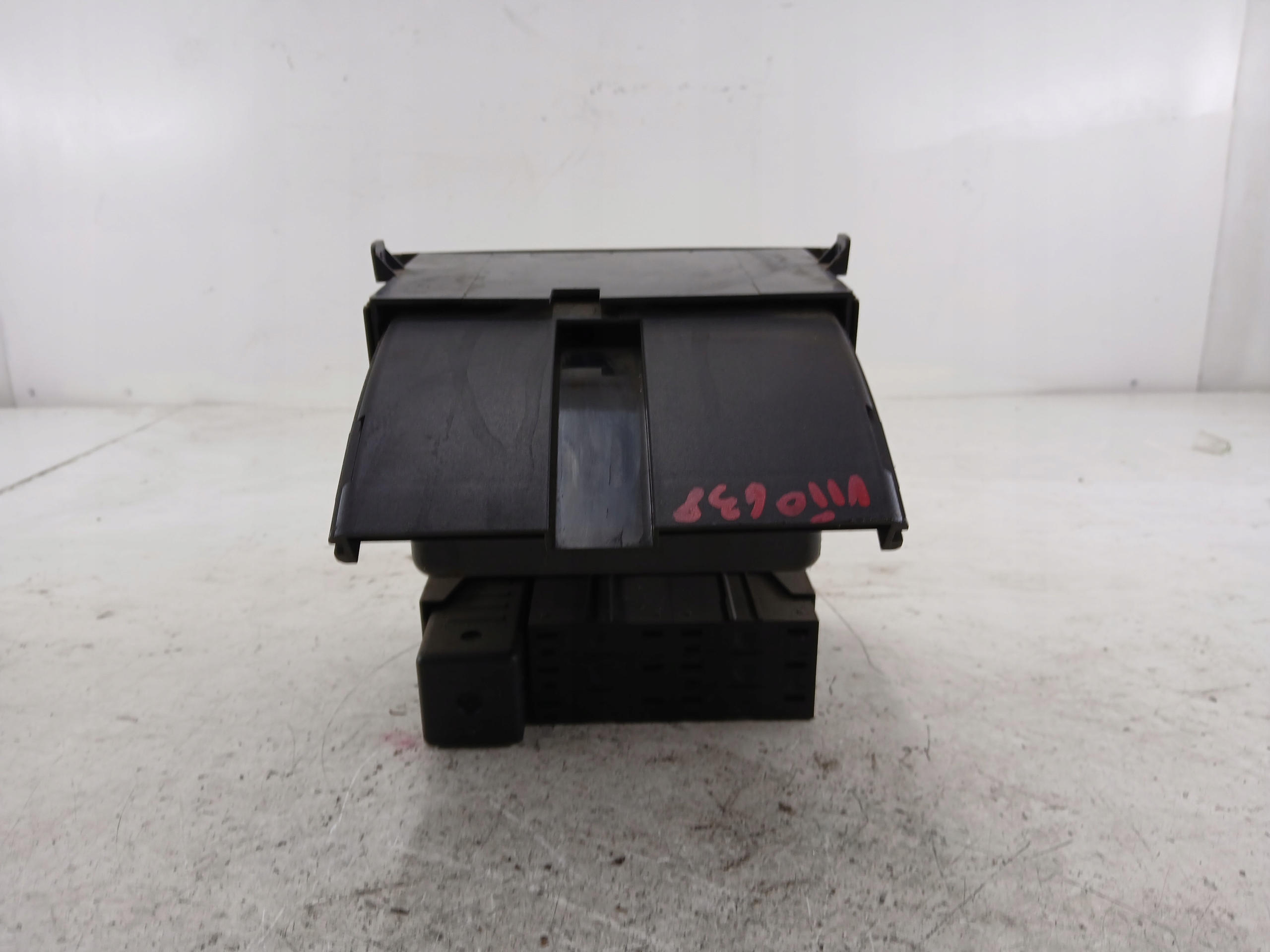 MERCEDES VITO W638 bracket for KUBEK passenger compartment for KASETY