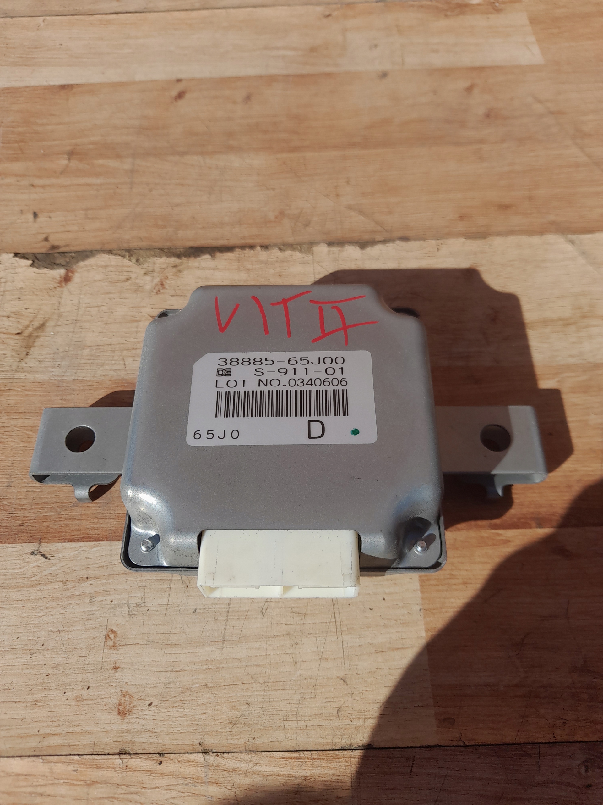 38885-65J00 - SUZUKI GRAND VITARA II ДРАЙВЕР 2.0 B