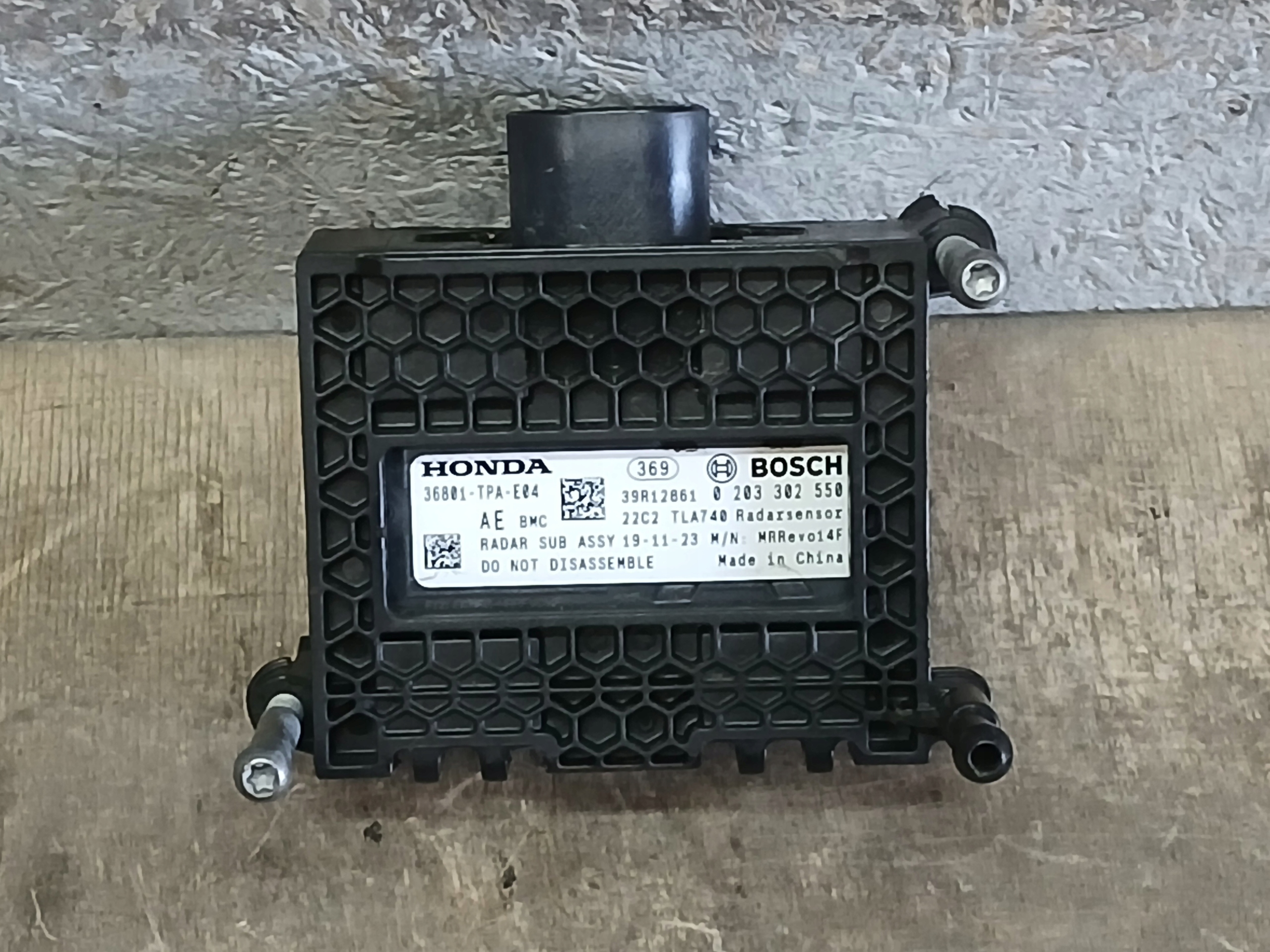 front PREKLADgrill RADAR HONDA 36801-TPA E04