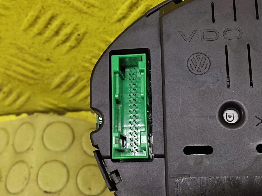 VW POLO IV dials 88311330