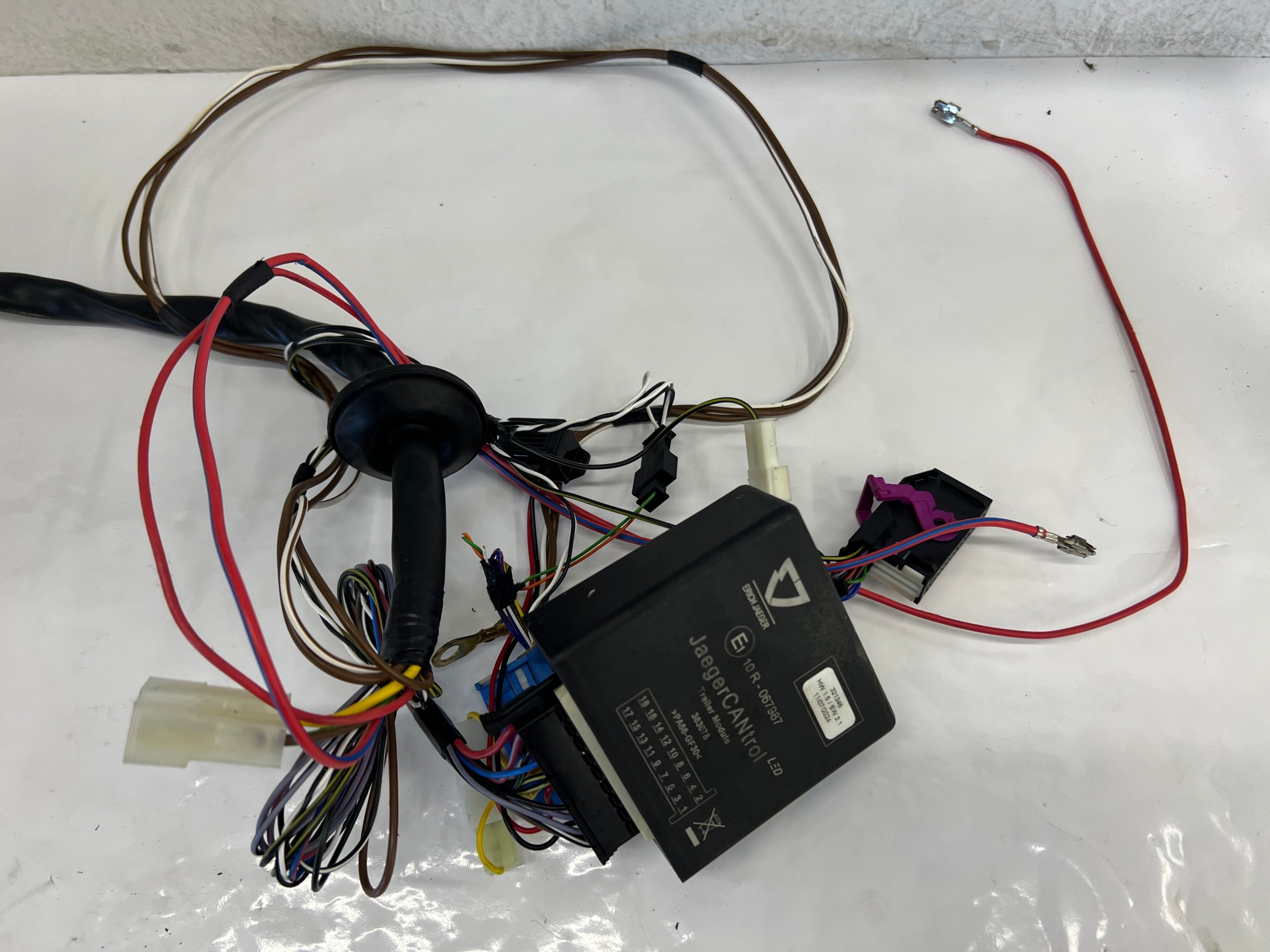 Audi A4 B9 8W 8W0 Gancio traino WYPINANY ORIS + cablaggio modulo