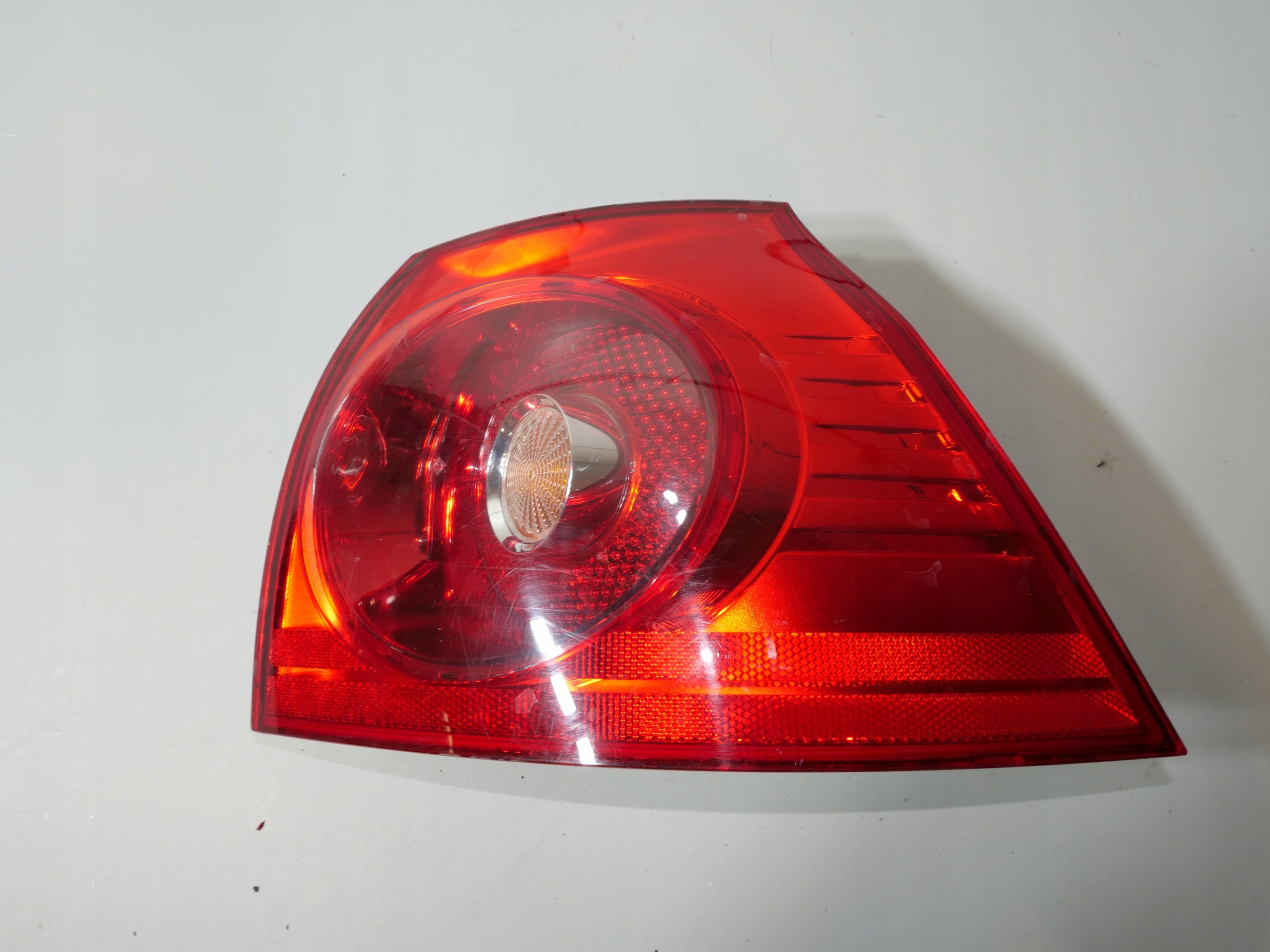 VW GOLF V light rear part right 1K6945096E