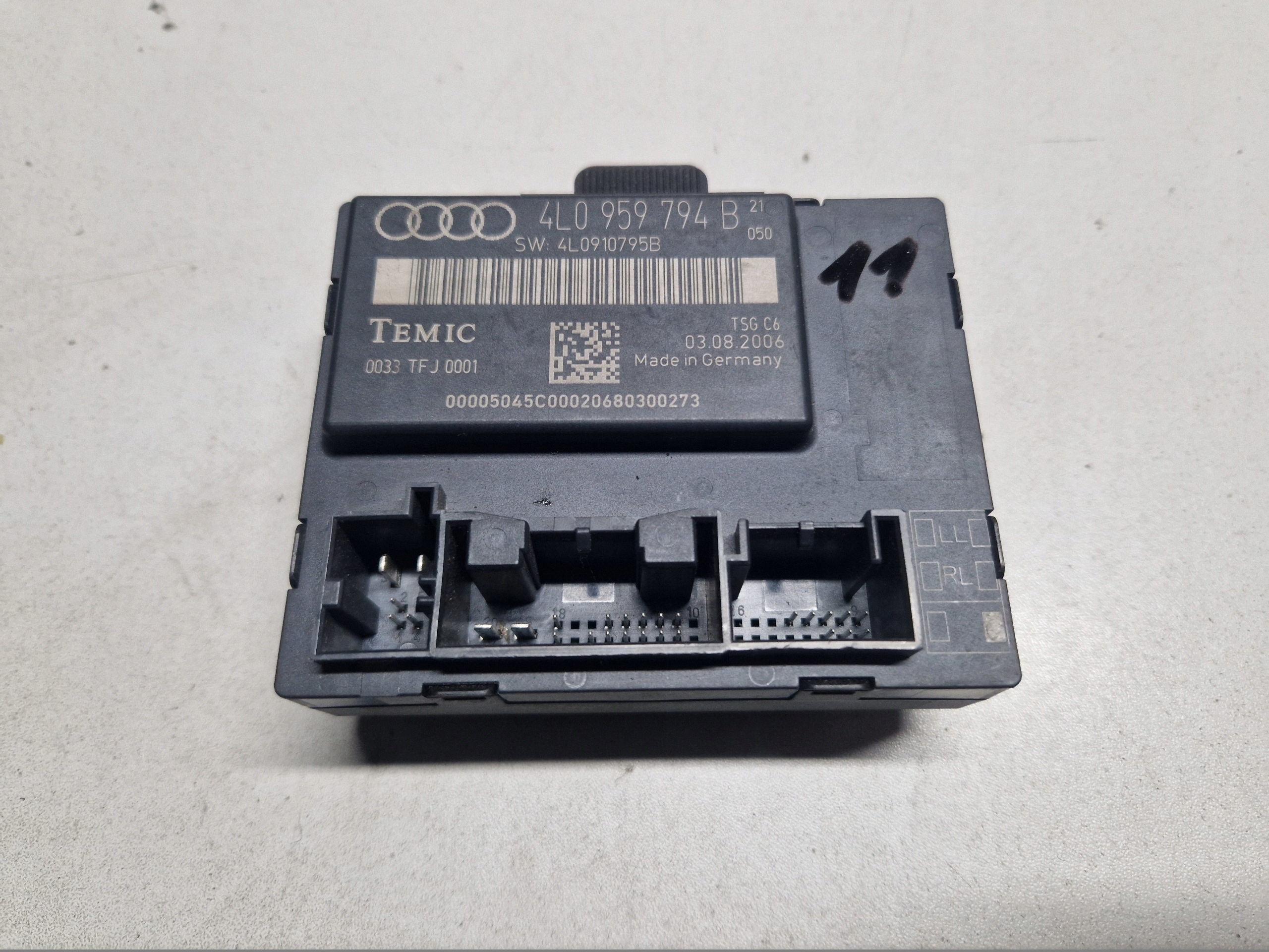 AUDI Q7 4L module door right rear part 4L0959794B