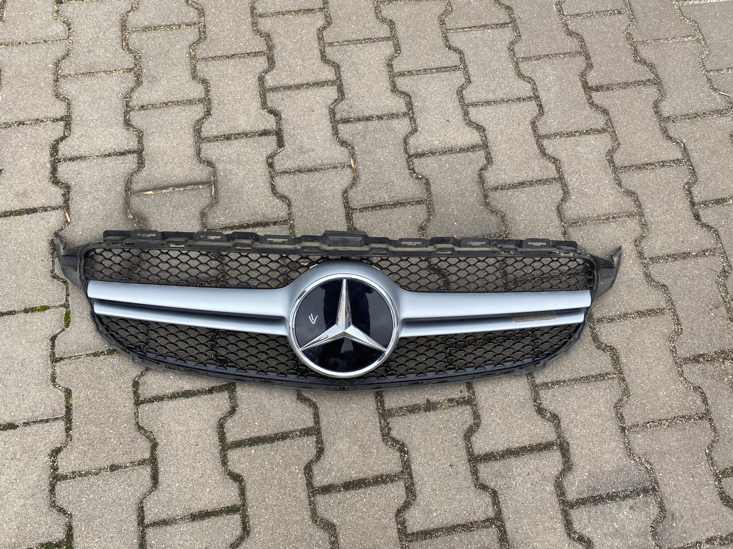 Mercedes-Benz C-Klasse W205 Kühlergrill FRONTGRILL Kühlergitter A2058881900 - Thumbnail 1