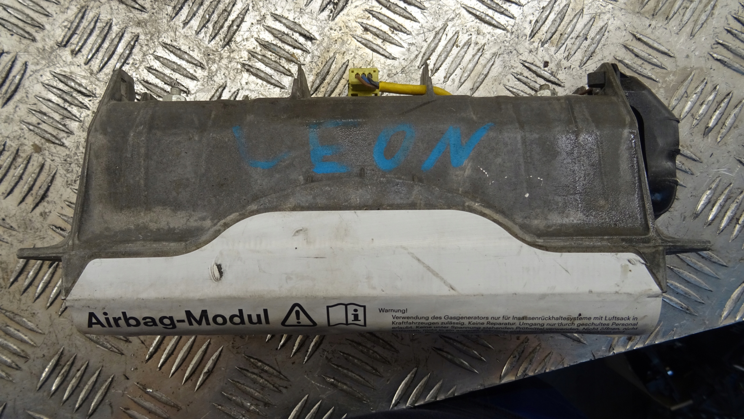 SEAT LEON II 04-08r airbag spolujezdce NR M75