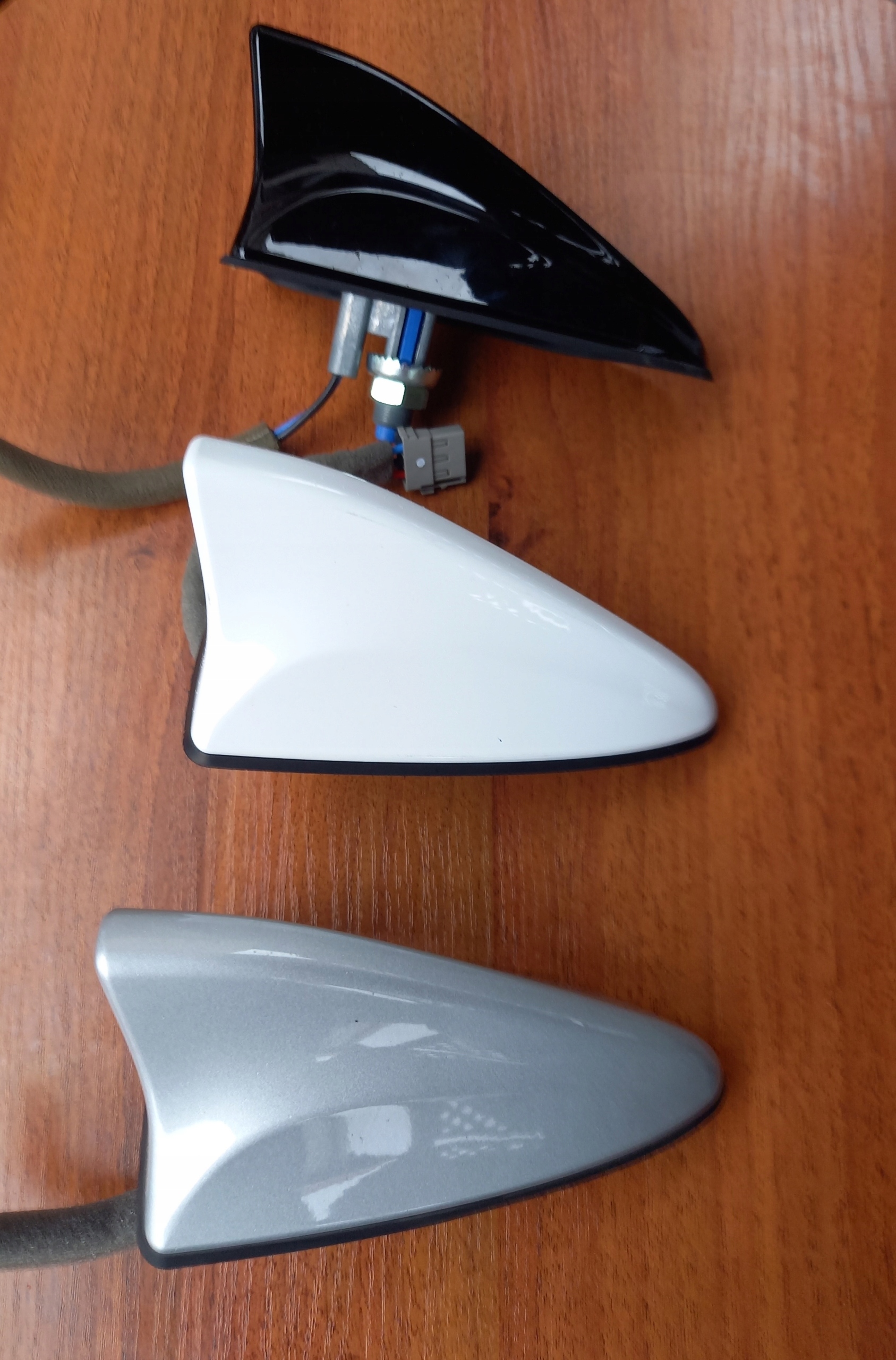 Hyundai Tucson II антенна на крышу GPS акула