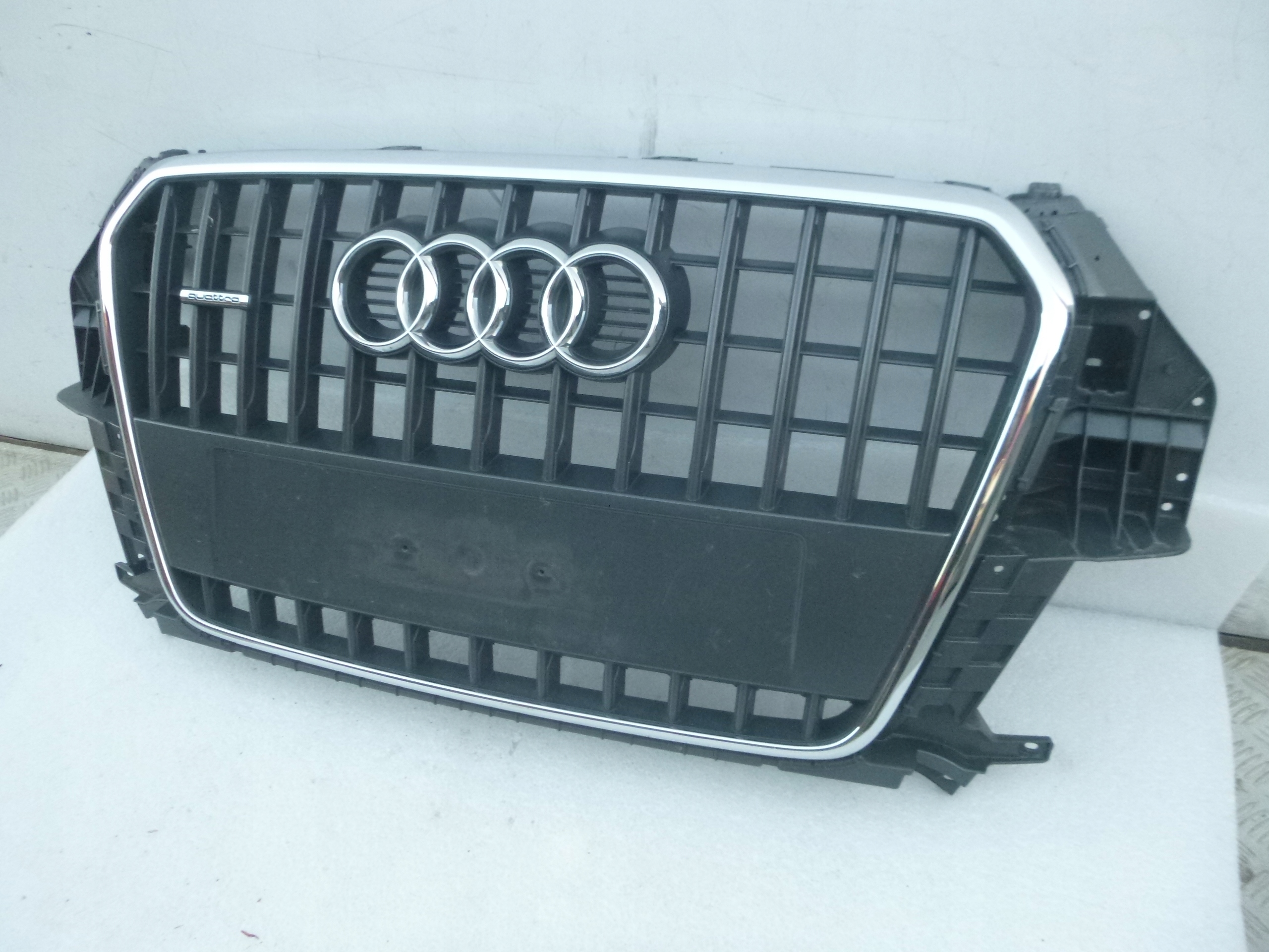 Audi Q3 Kühlergrill FRONTGRILL Kühlergitter 8U0853653H - Thumbnail 4