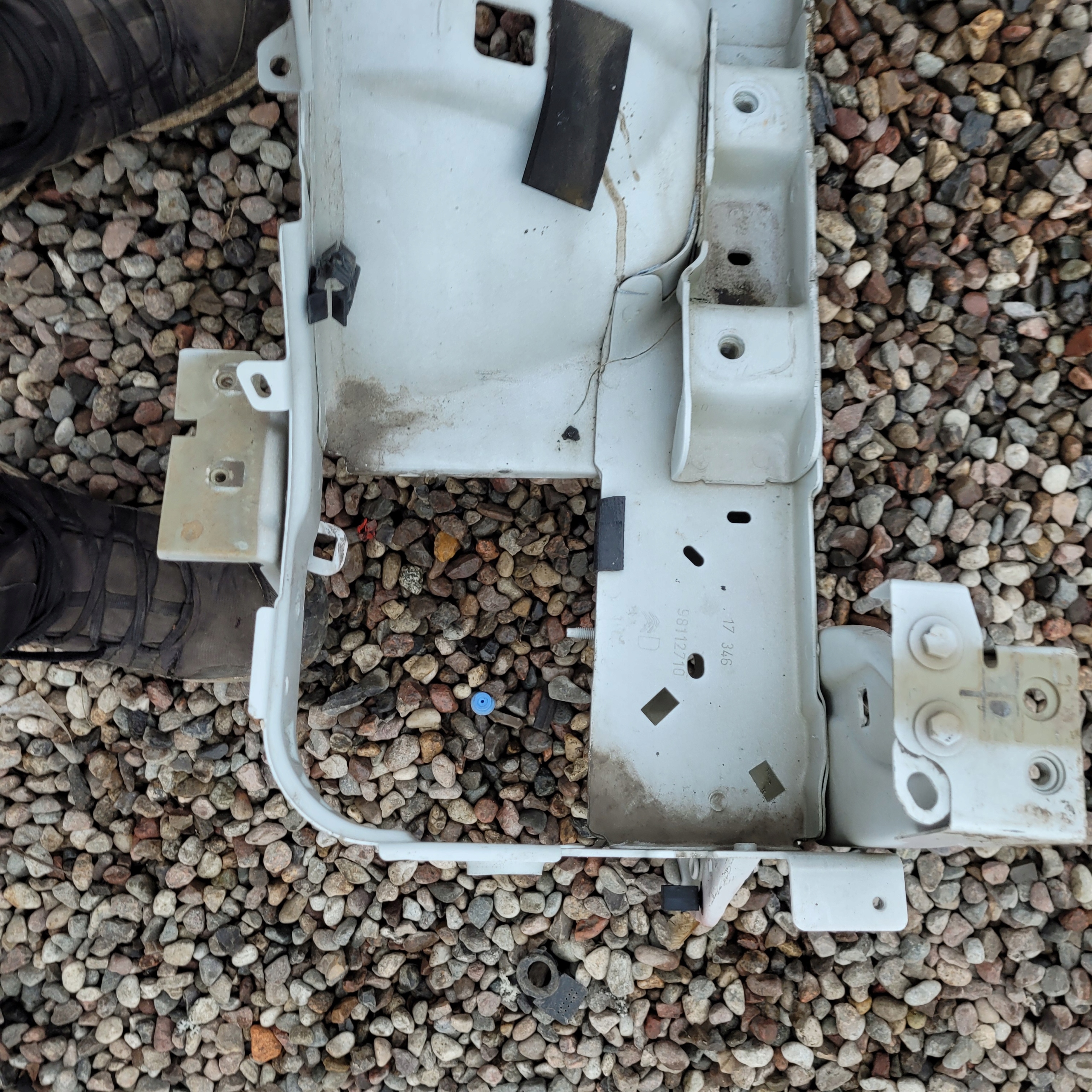 čtvrtka přední předek pravá CITROEN C3 III EWPB
