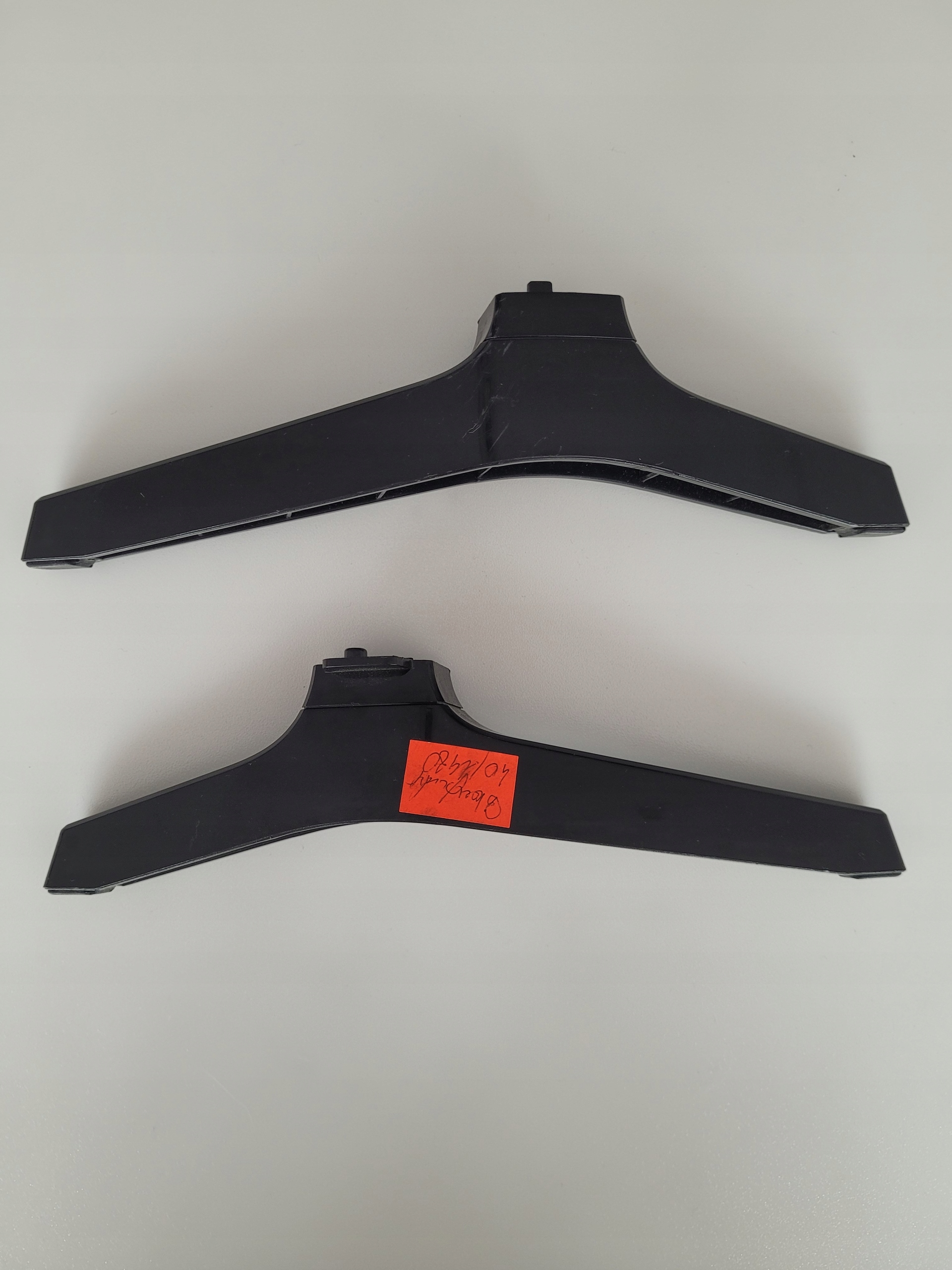 NOGA NOGI STOPA PODSTAWA TV BLAUPUNKT 40/1480 NR88