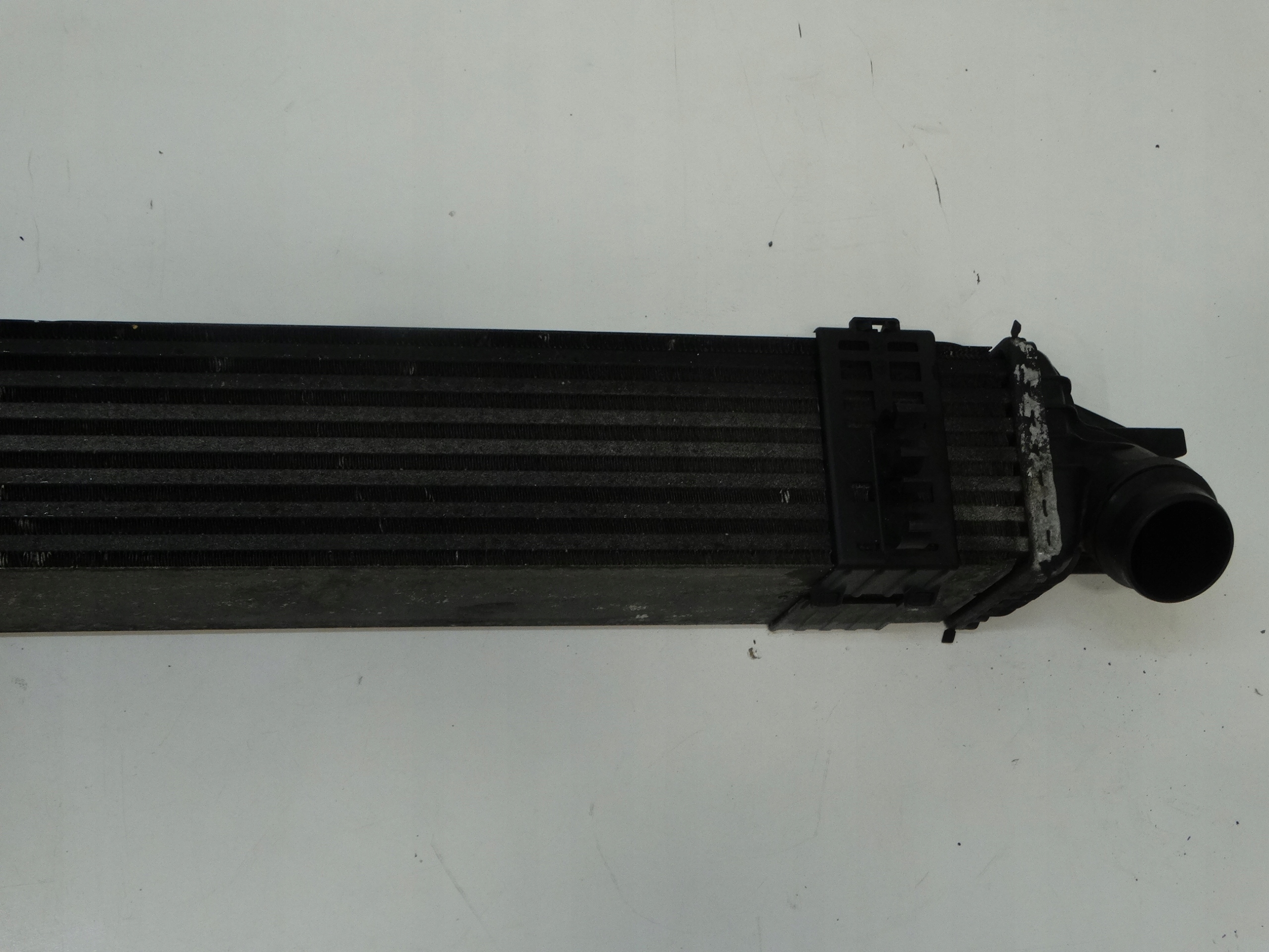 Radiateur / refroidisseur Intercooler LAGUNA III 2.0DCI 144960001R