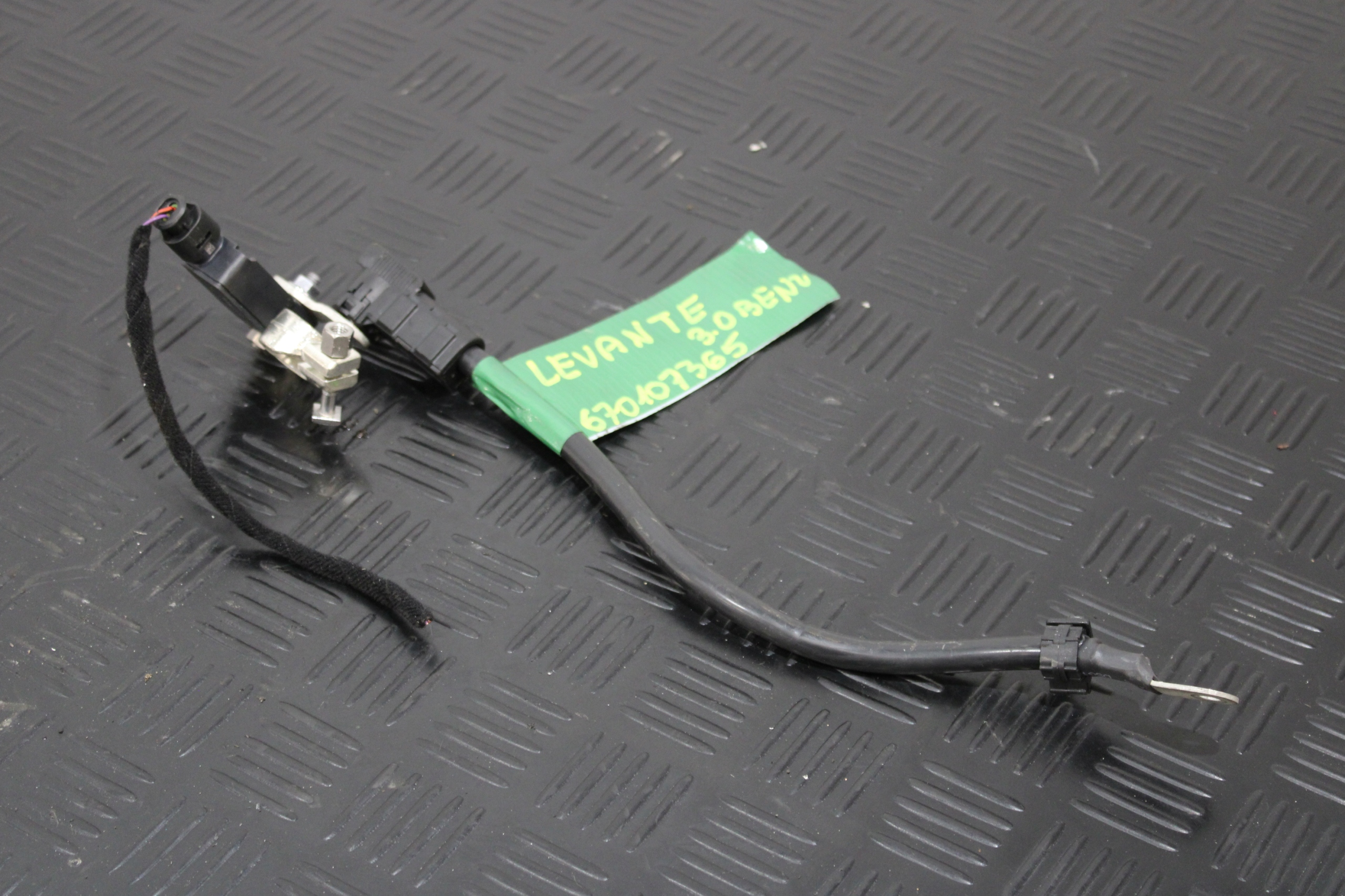 Klemme AKUMULATORA 670107365 MASERATI LEVANTE M161