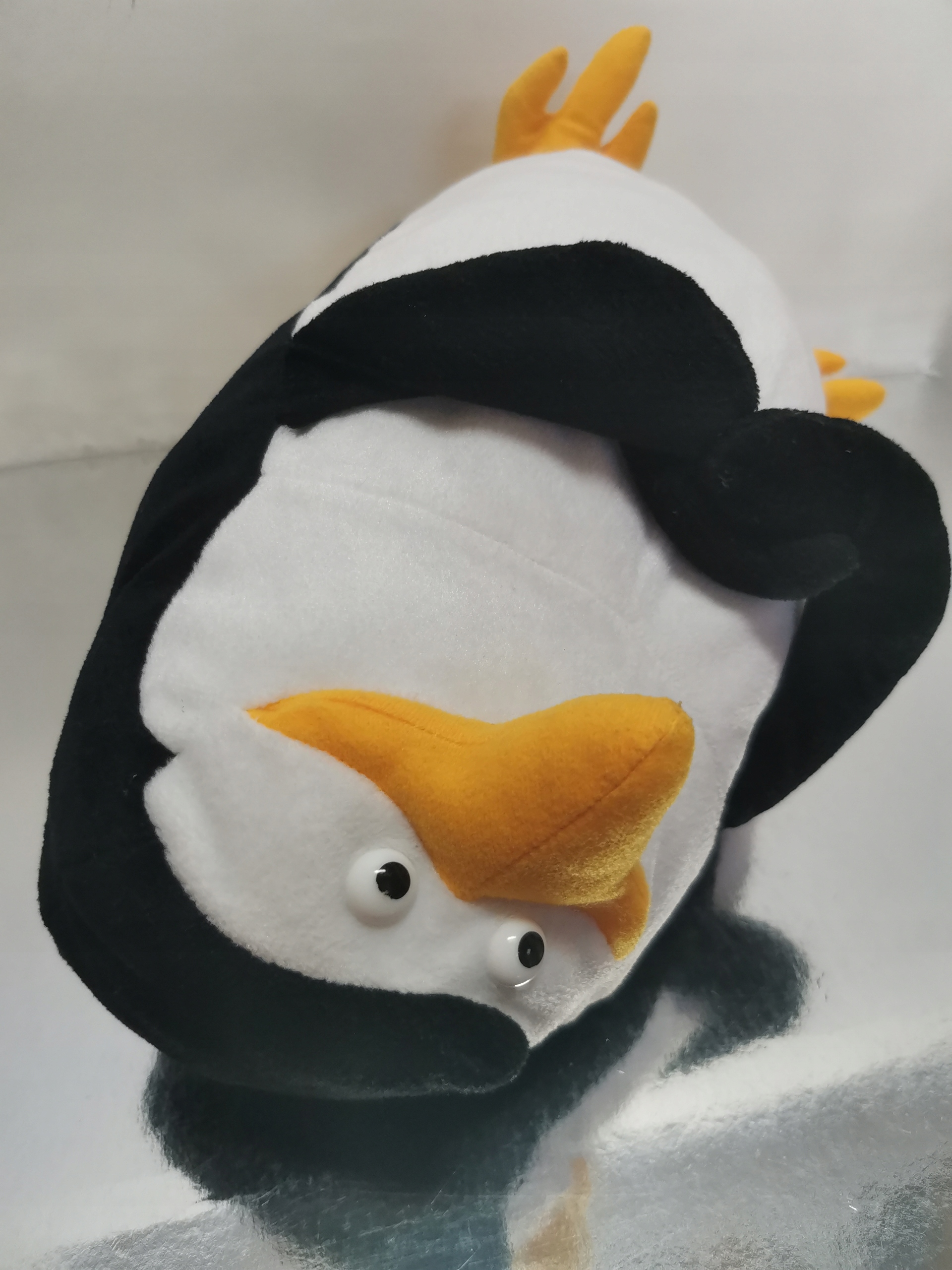 Pingwiny z Madagaskaru duża 40cm maskotka Rico Wiek dziecka 3 lata +