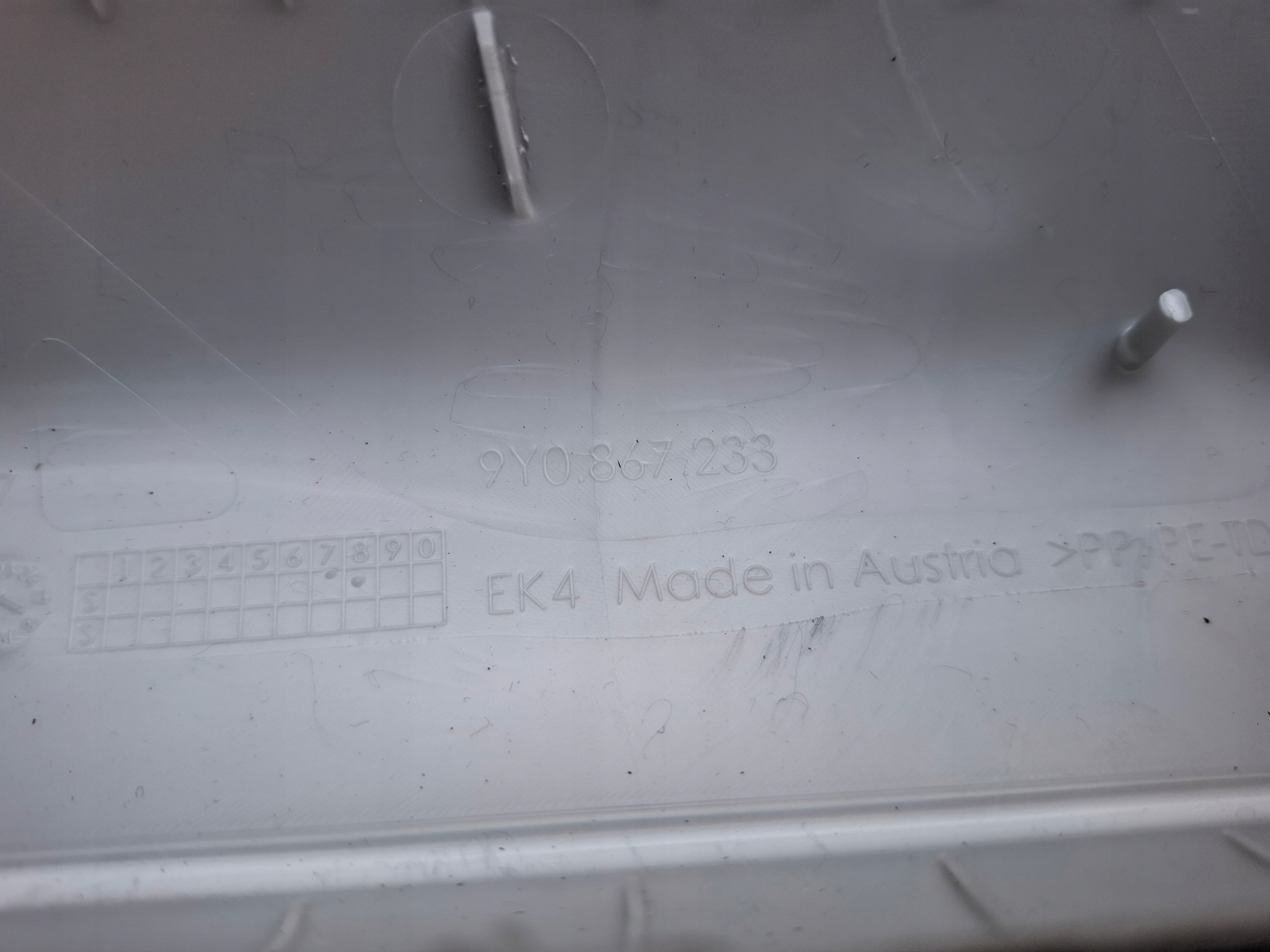 side cover slupka A left PORSCHE CAYENNE III 9Y0 22r