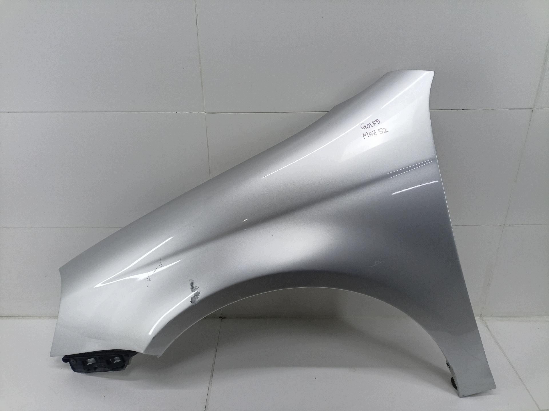 fender front left side Volkswagen Golf 5 2008 1K5880681A