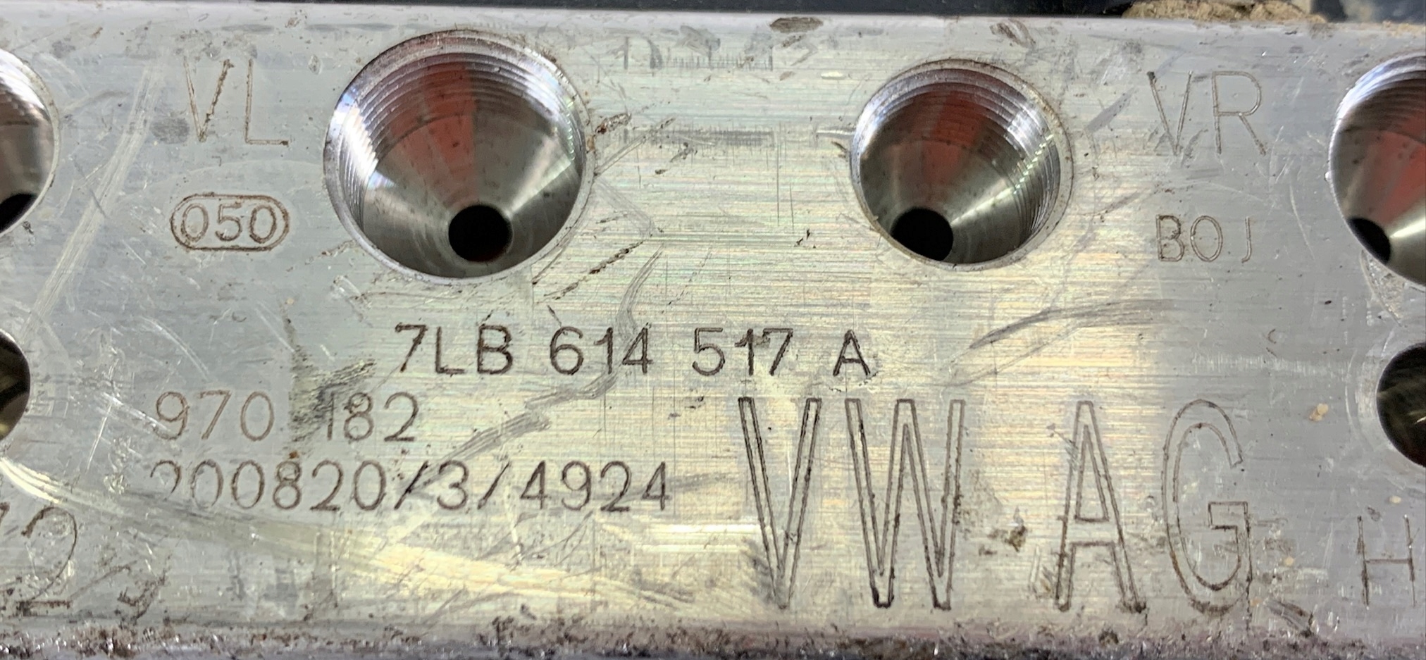 4 pump control unit ABS VW TRANSPORTER T6 7LB614517A