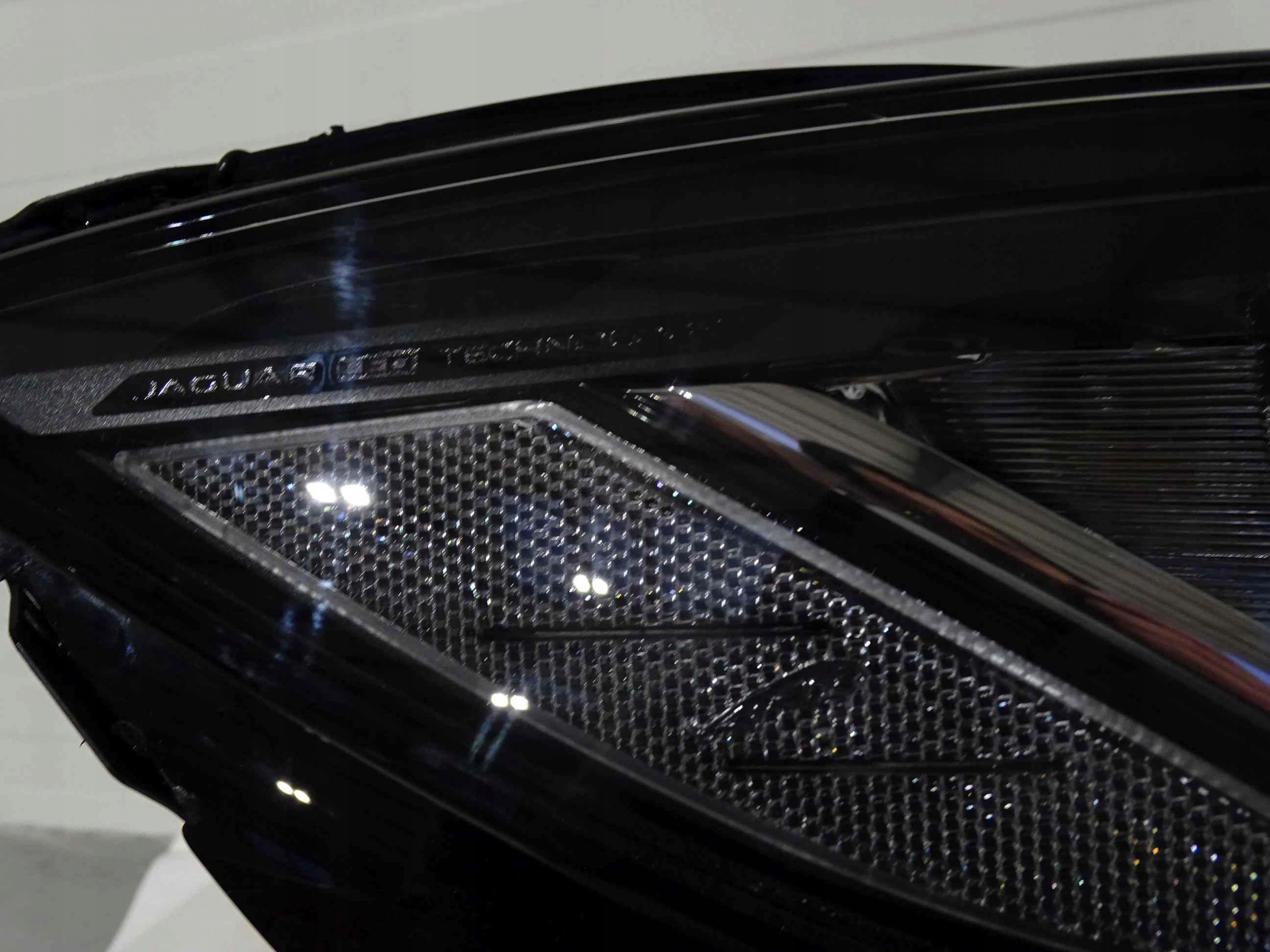 NOWA lampa headlamp LED LHD RH JAGUAR I-PACE 2018- Producent części Jaguar OE