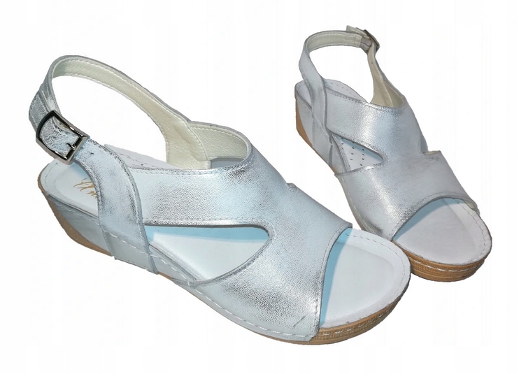 

64. Uniwersał obszywane sandały na koturnie s.nat.