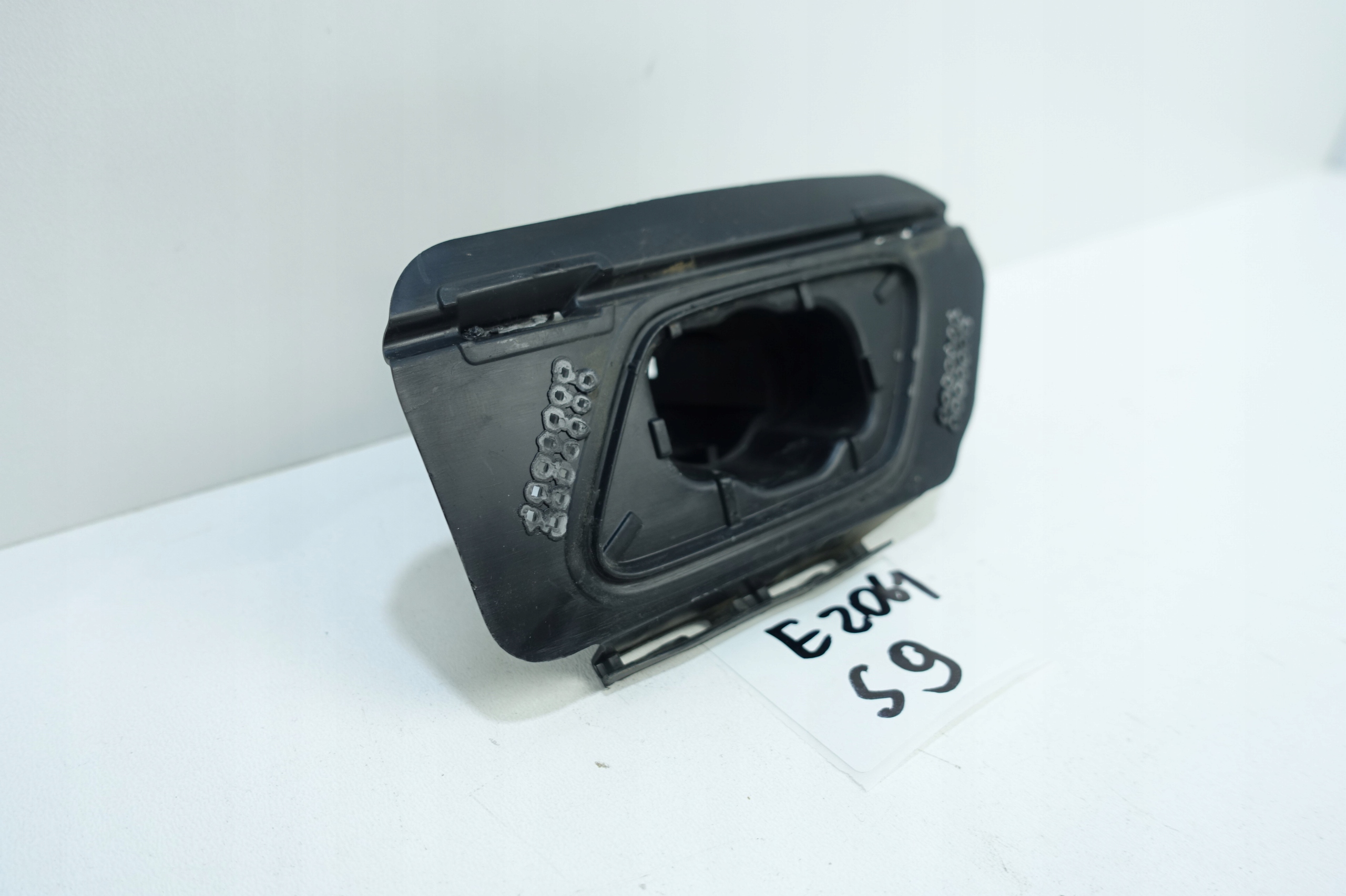 Halter der Spritzdüse links SKODA SUPERB III 15- 3V0807941A