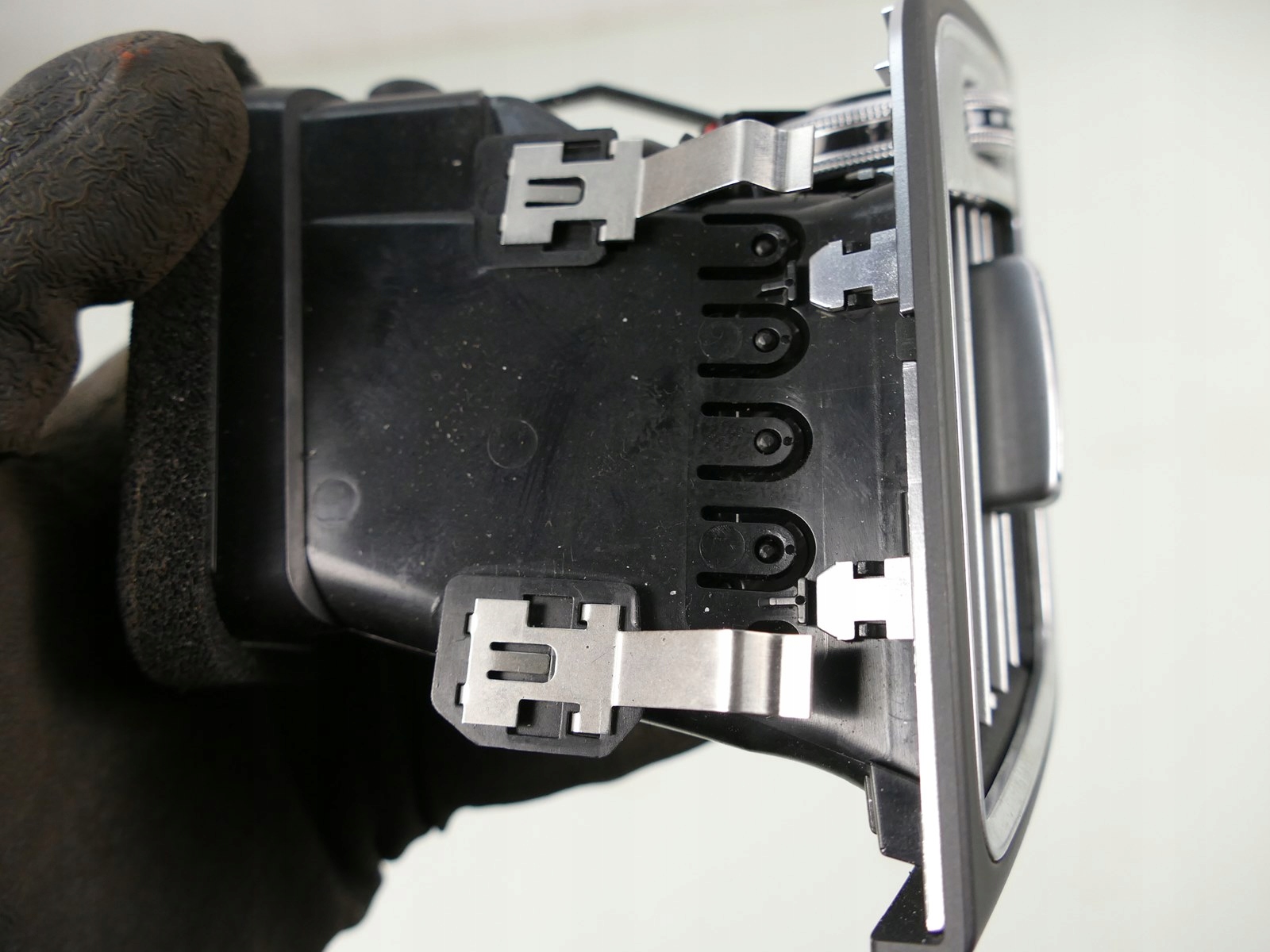 MERCEDES A207 W207 LIFT grid air conditioning devices left A2078300100