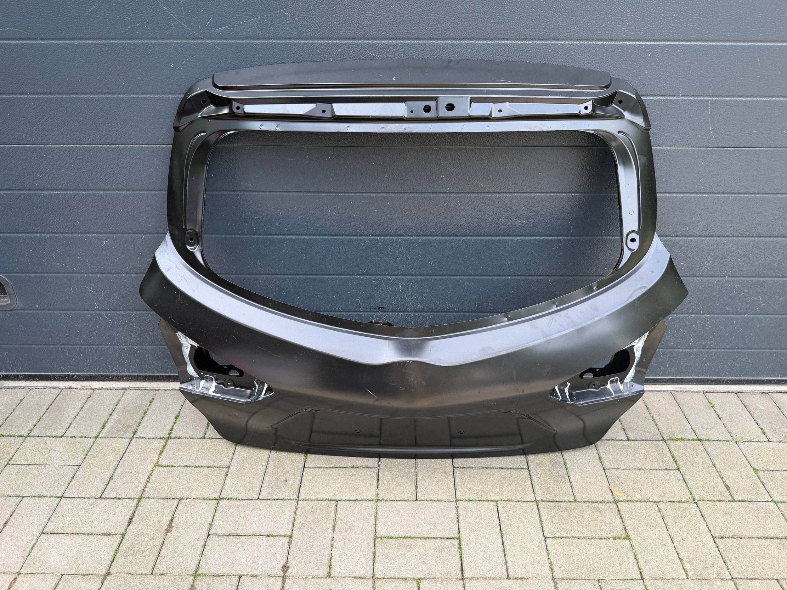 Nissan Pulsar 14- boot door rear