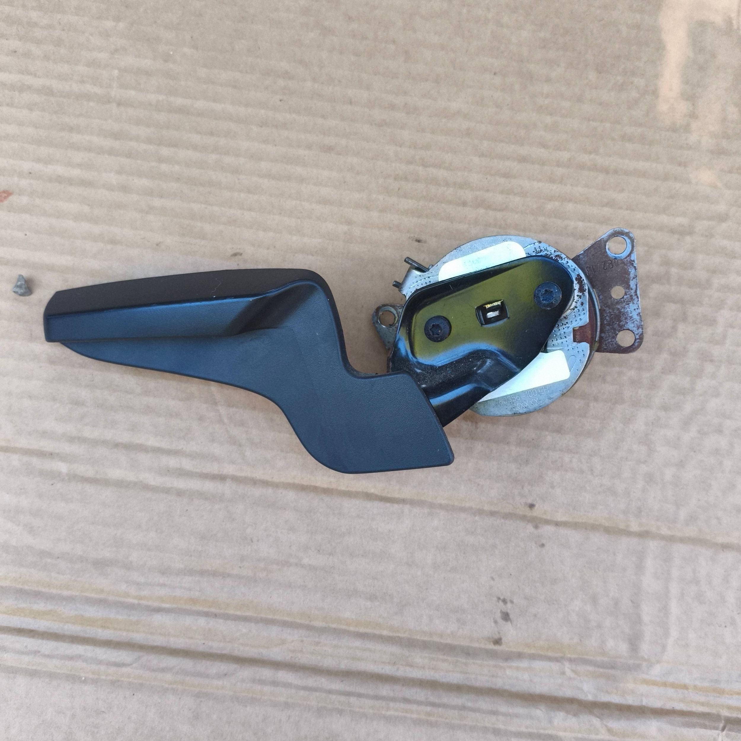 mechanism control seat driver´s lever left front Ford Kuga MK2