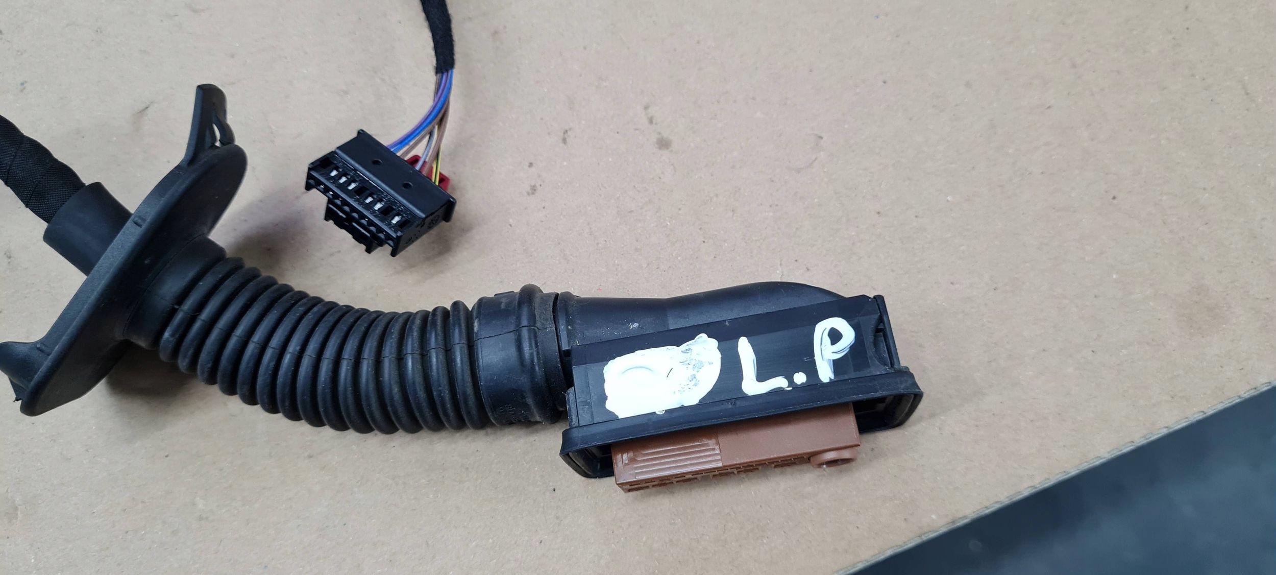 A6 C8 4K bundle wiring door right right front below KAMERE 4K5971030AE