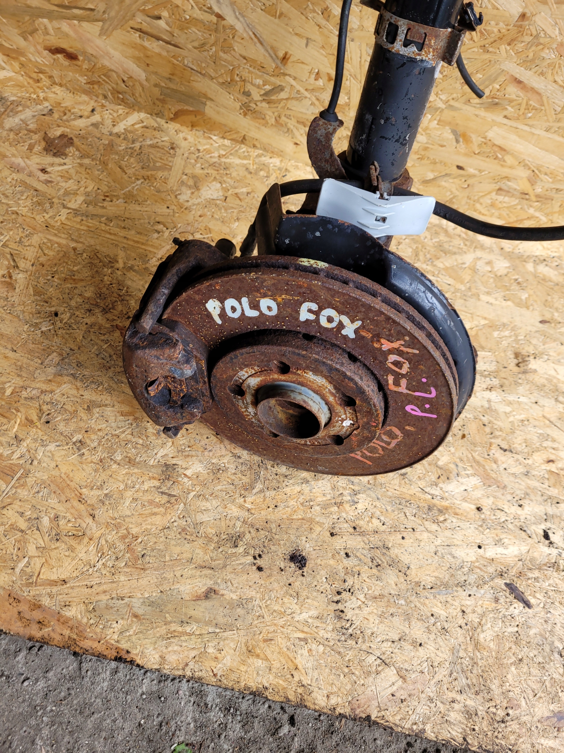 otoč McPherson ľavý VW VOLKSWAGEN FOX