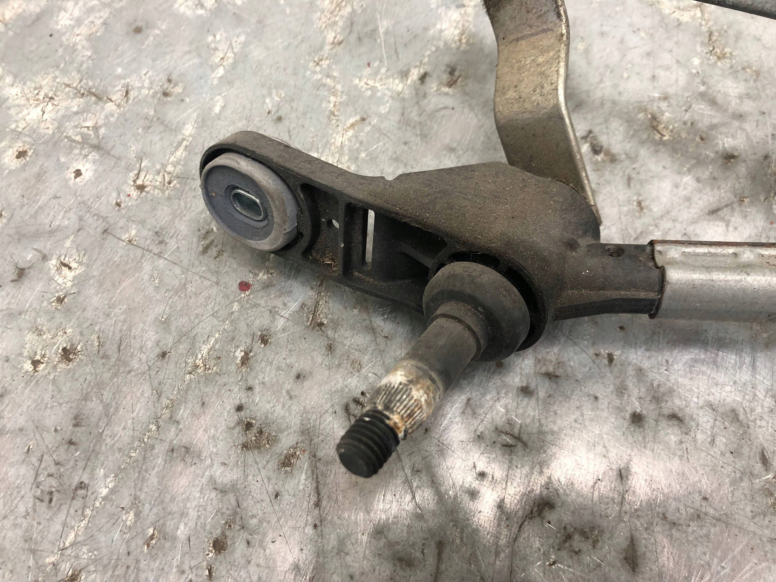 Wischergestänge RENAULT CLIO III 8200268931