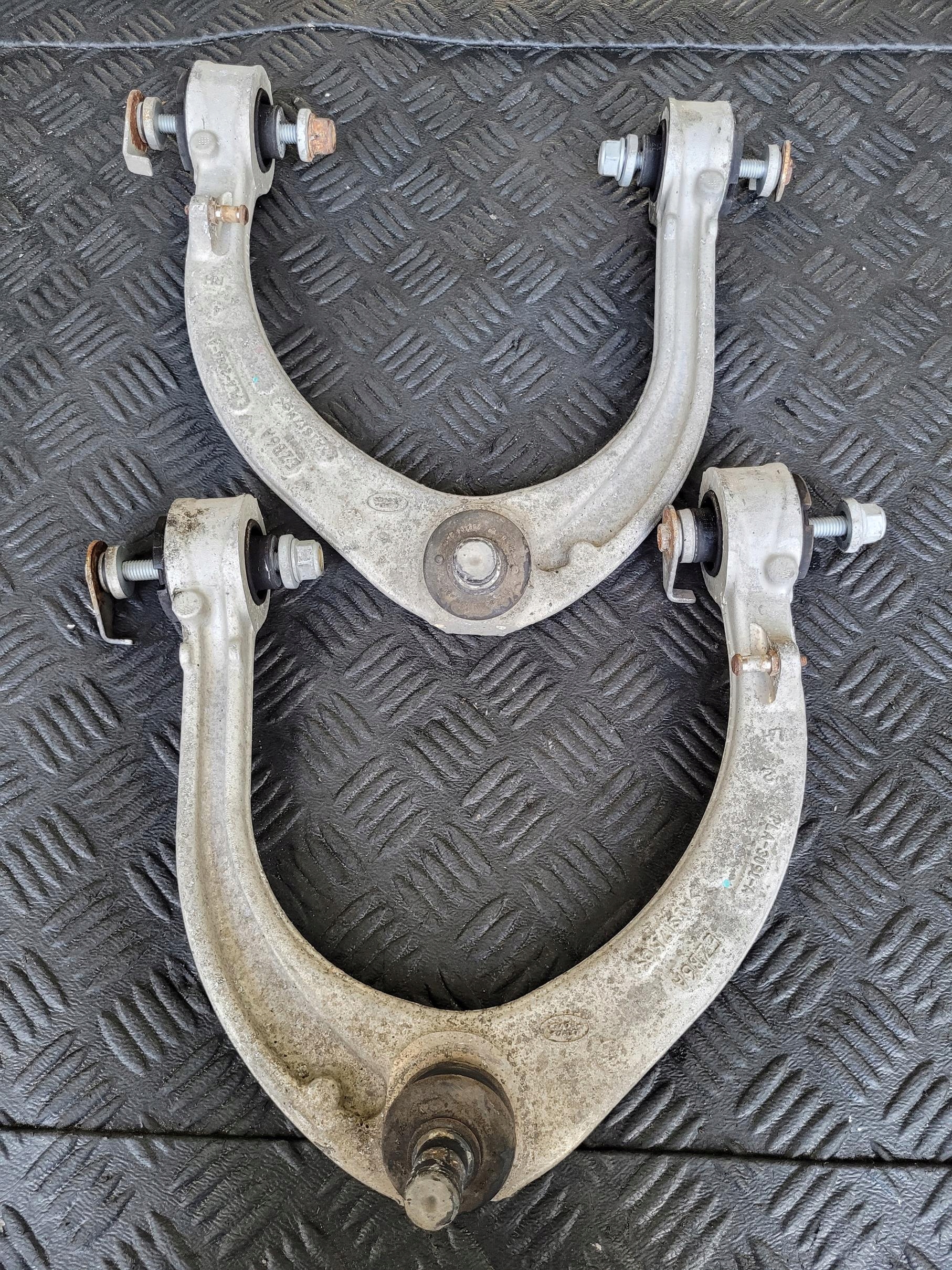 arm upper front right RANGE ROVER VOGUE L405 3.0 D