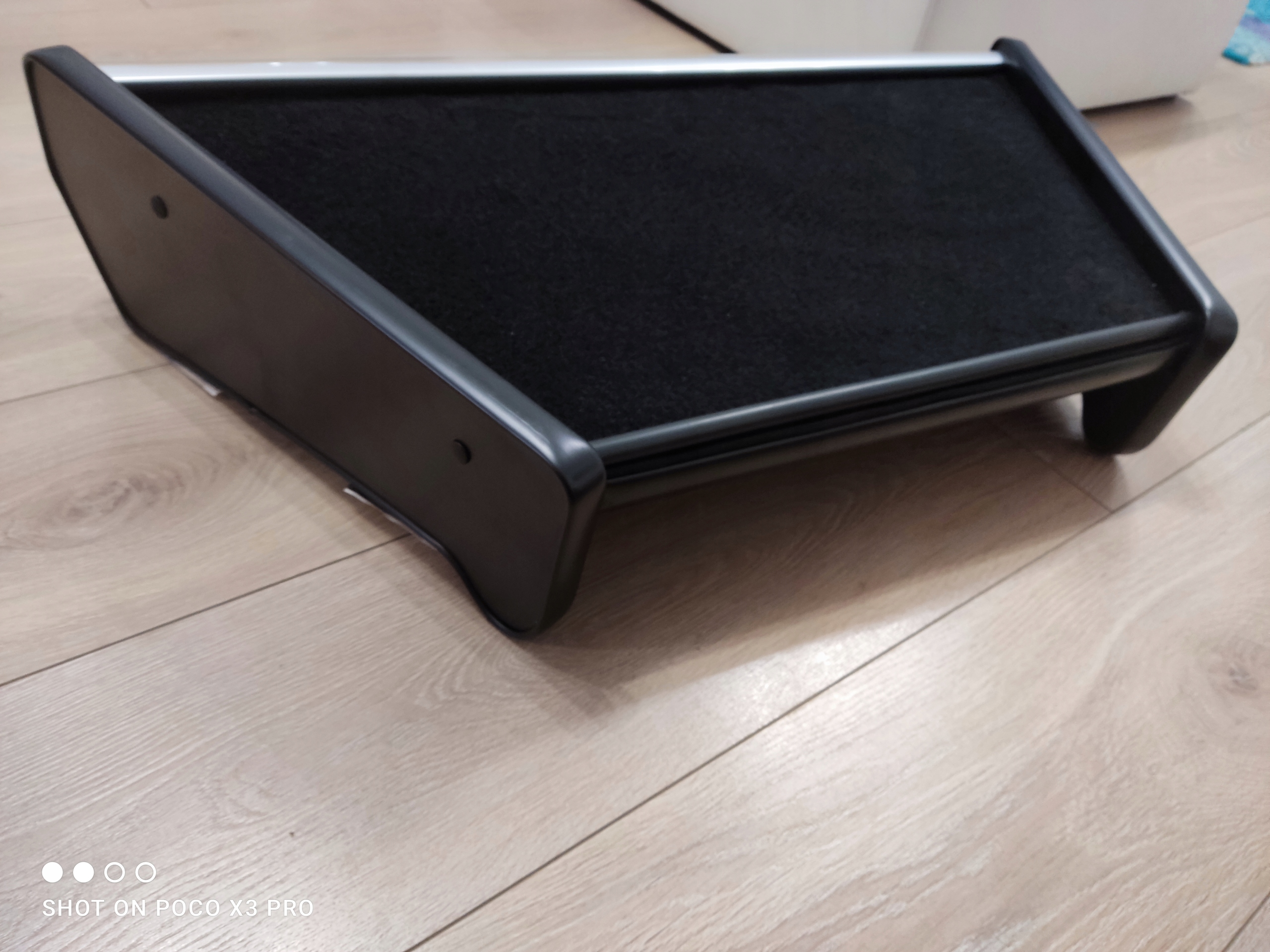 Polička Stolek na kokpit Iveco Stralis Úzká kabina