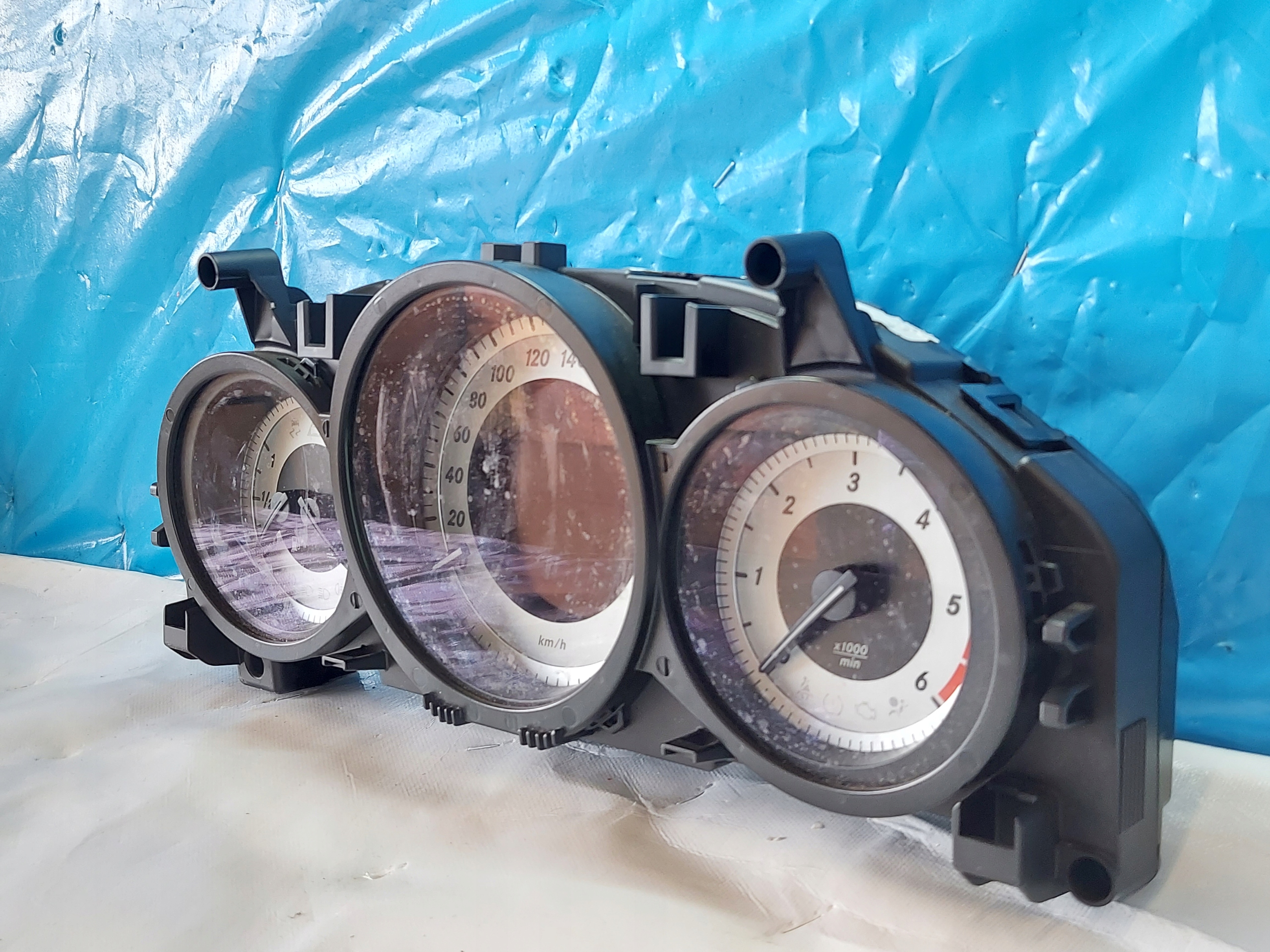 dials clock MERCEDES W204 2.2 CDI 2011r A2049002408