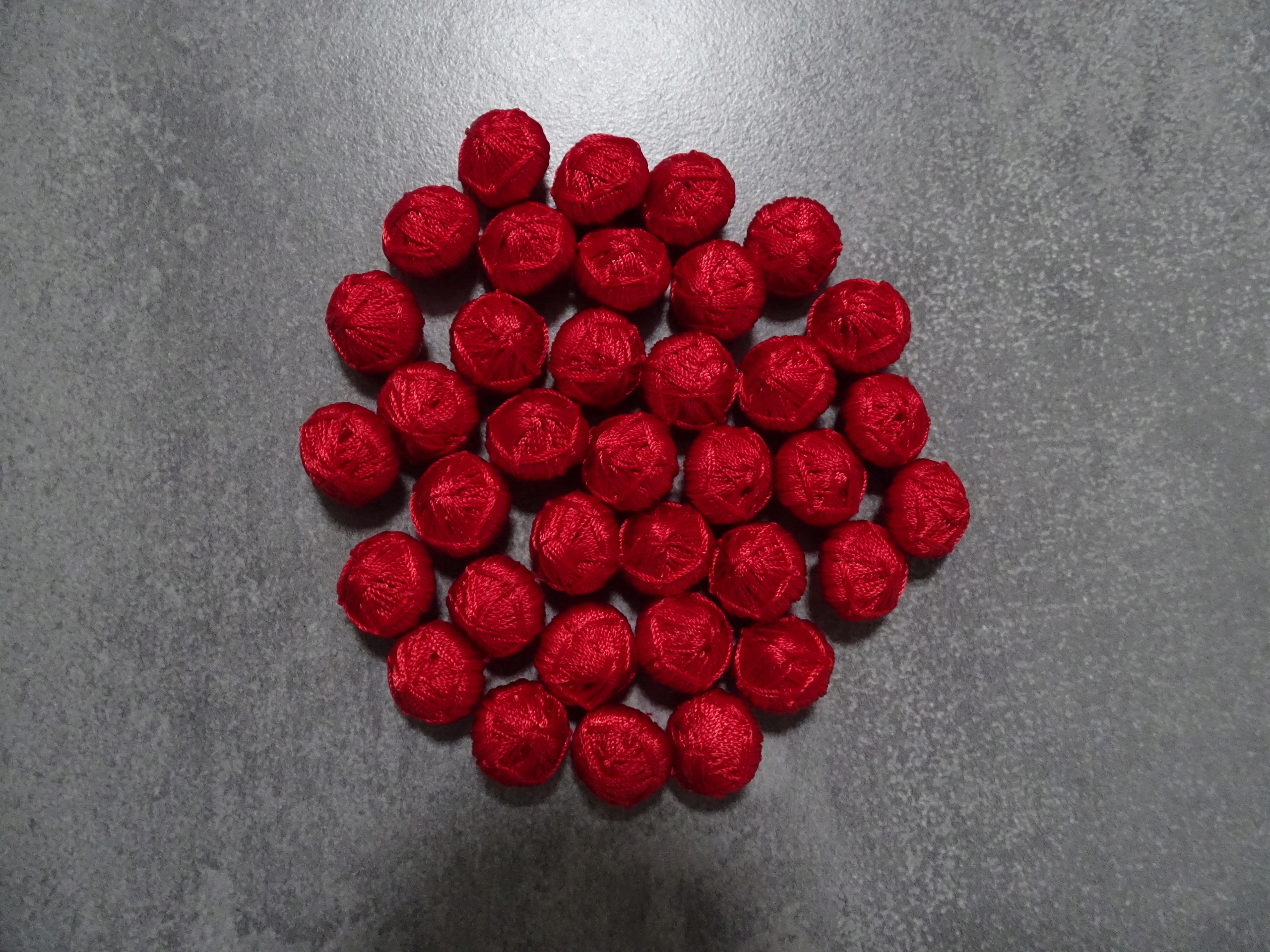 Ruční výroba knoflíky do sutany, muzetu 36 ks