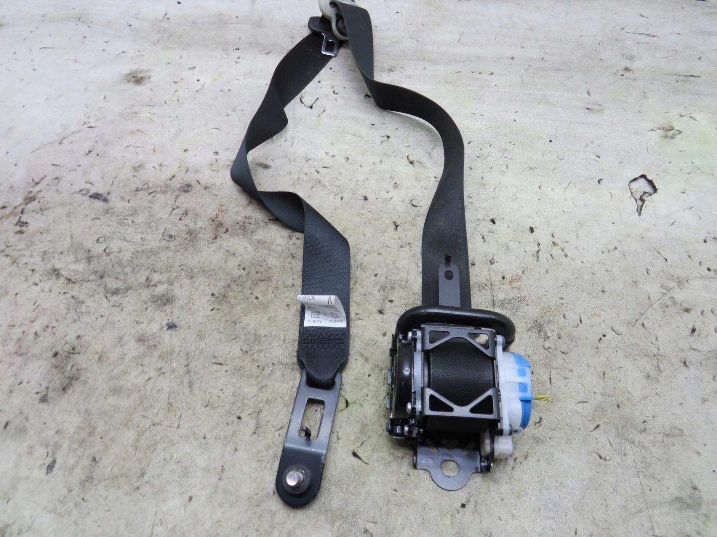 ПЕРЕДНИЙ ПРАВЫЙ НАТЯЖИТЕЛЬ РЕМНЯ MAZDA CX5 CX-5