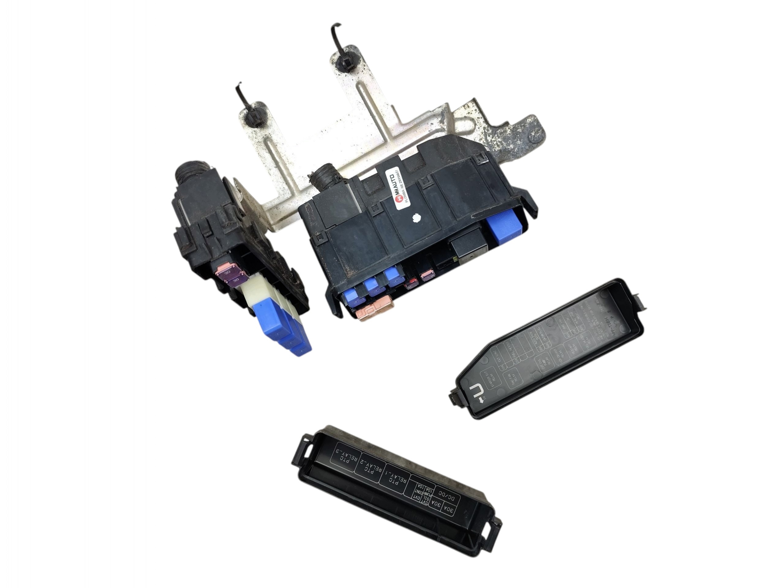 fuse box NISSAN X-TRAIL T32 1.6 DCI