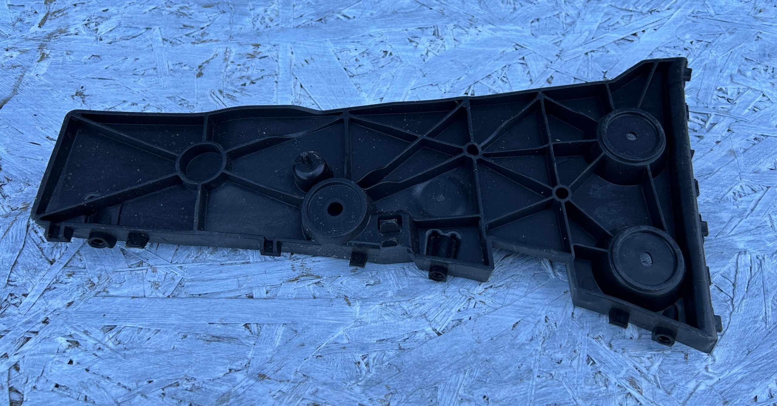bumper bracket rear part left AUDI A7 C8 4K8807453