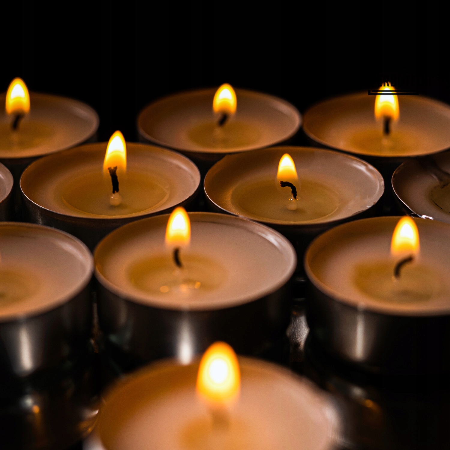 PODGRZEWACZE TEALIGHT ŚWIECZKI BEZZAPACHOWE 100SZT Wysokość produktu 1.5 cm