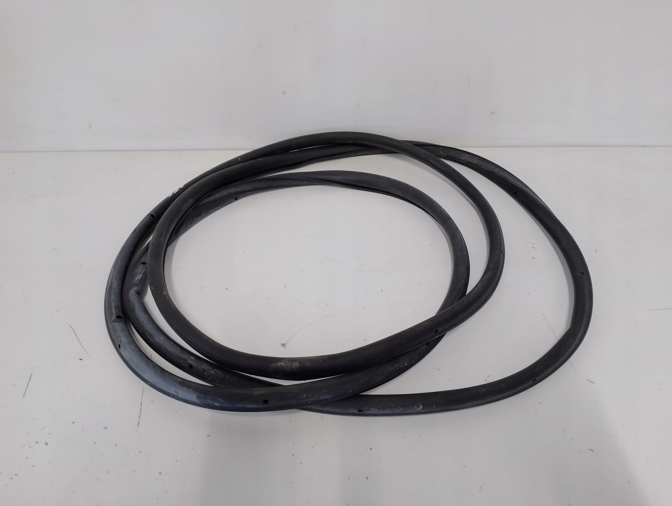 83f839911 УЩІЛЬНЮВАЧ ДВЕРІ ЗАД. ЛІВА AUDI Q3 II SPORTBACK