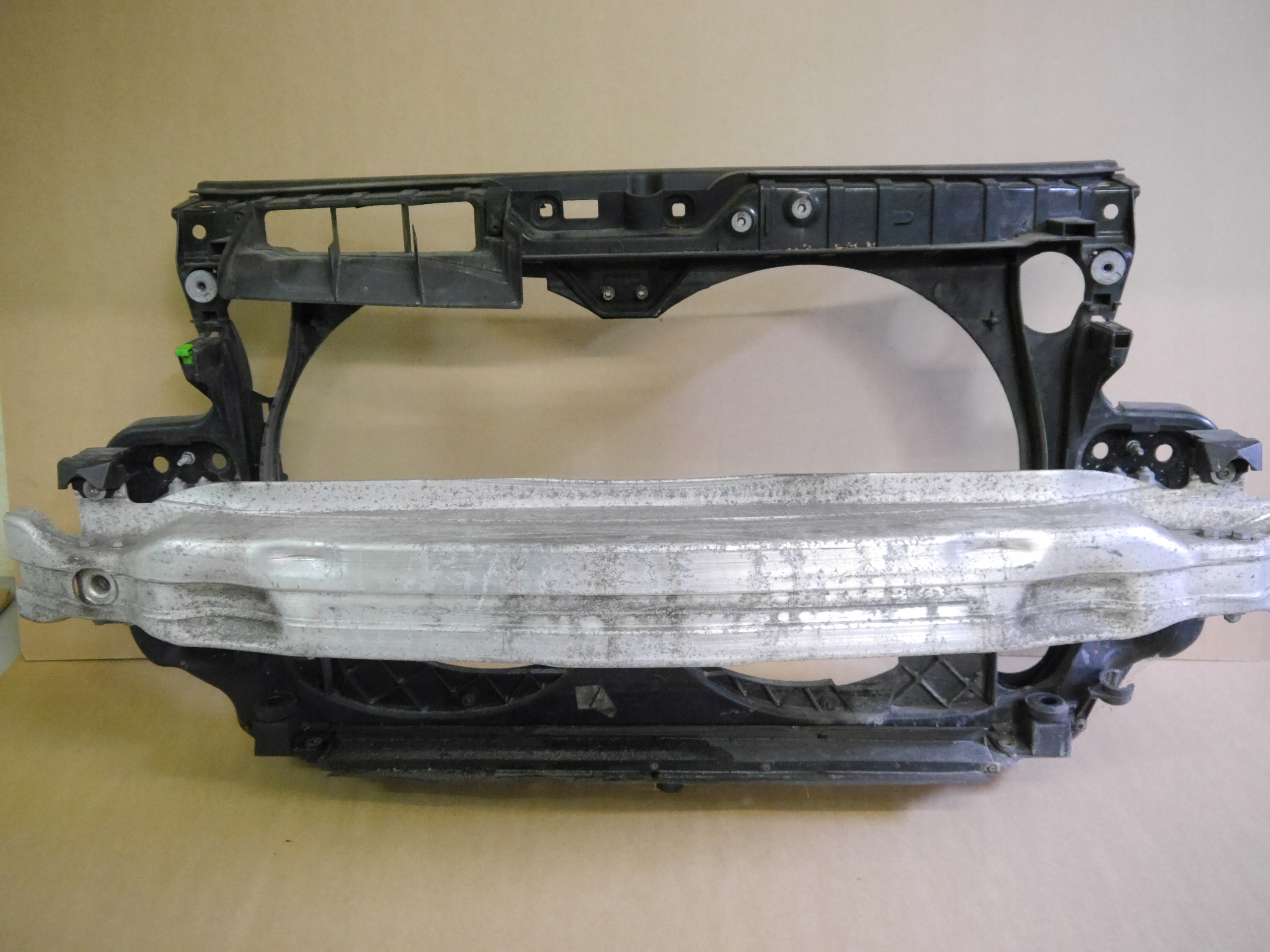 AUDI A6 C6 4F WZMOCNIENIE PAS PRZEDNI