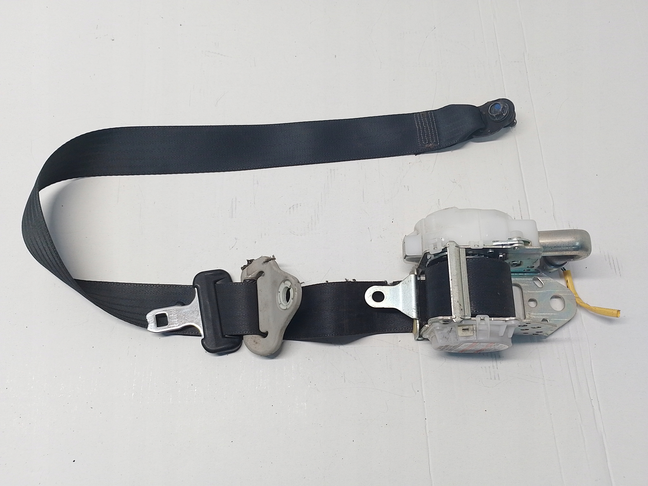 РЕМЕНЬ БЕЗОПАСНОСТИ ПЕРЕДНИЙ ПРАВЫЙ SUZUKI SWIFT MK7
