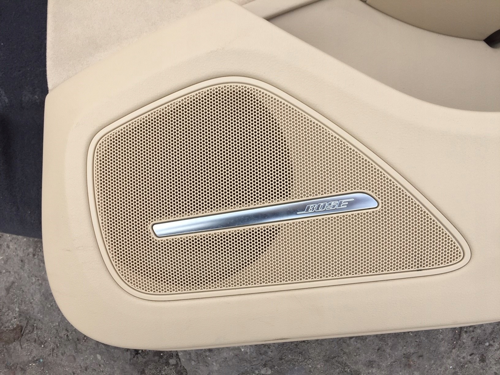 AUDI A8 D4 side door upholstery right rear part