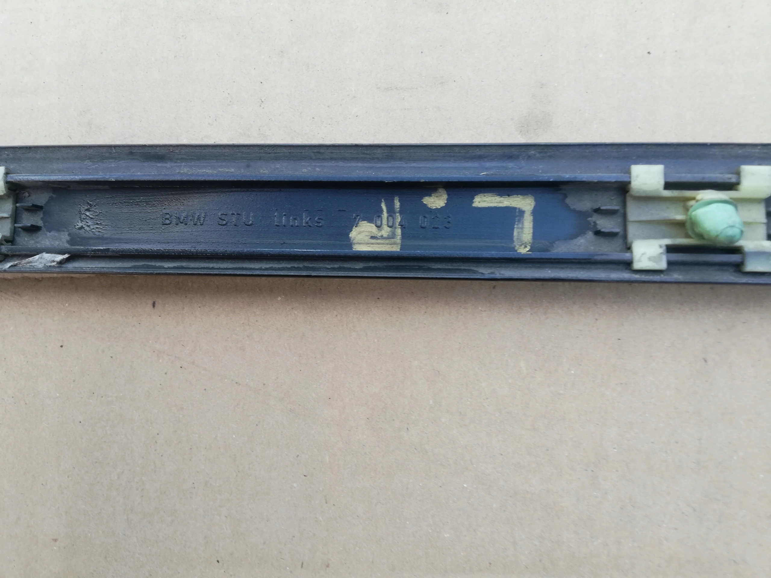 BMW E39 LIFT moulding door left front 7004023