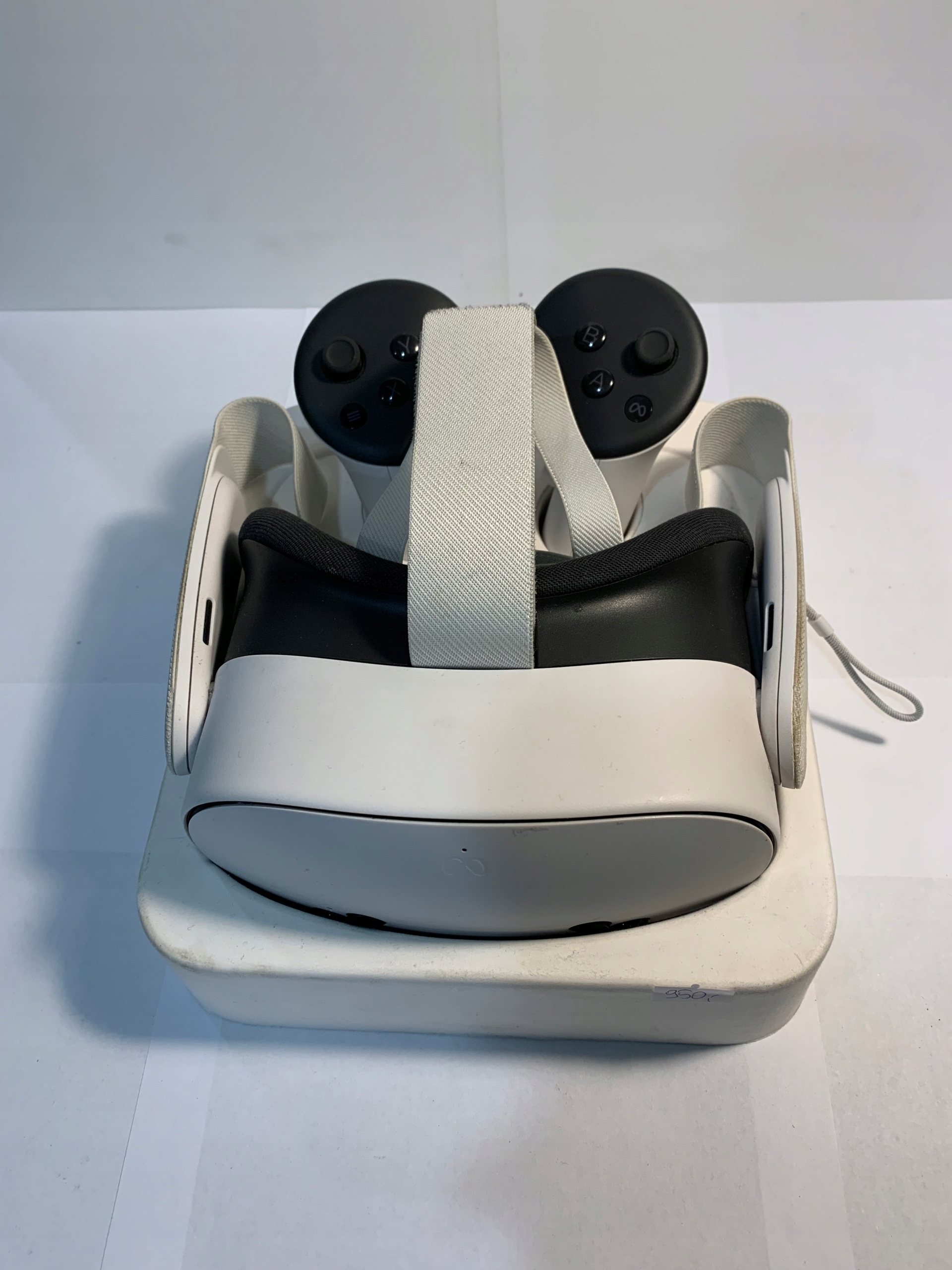 Gogle VR Meta Quest 3s 128GB + kontrolery + Batman Arkham Shadow