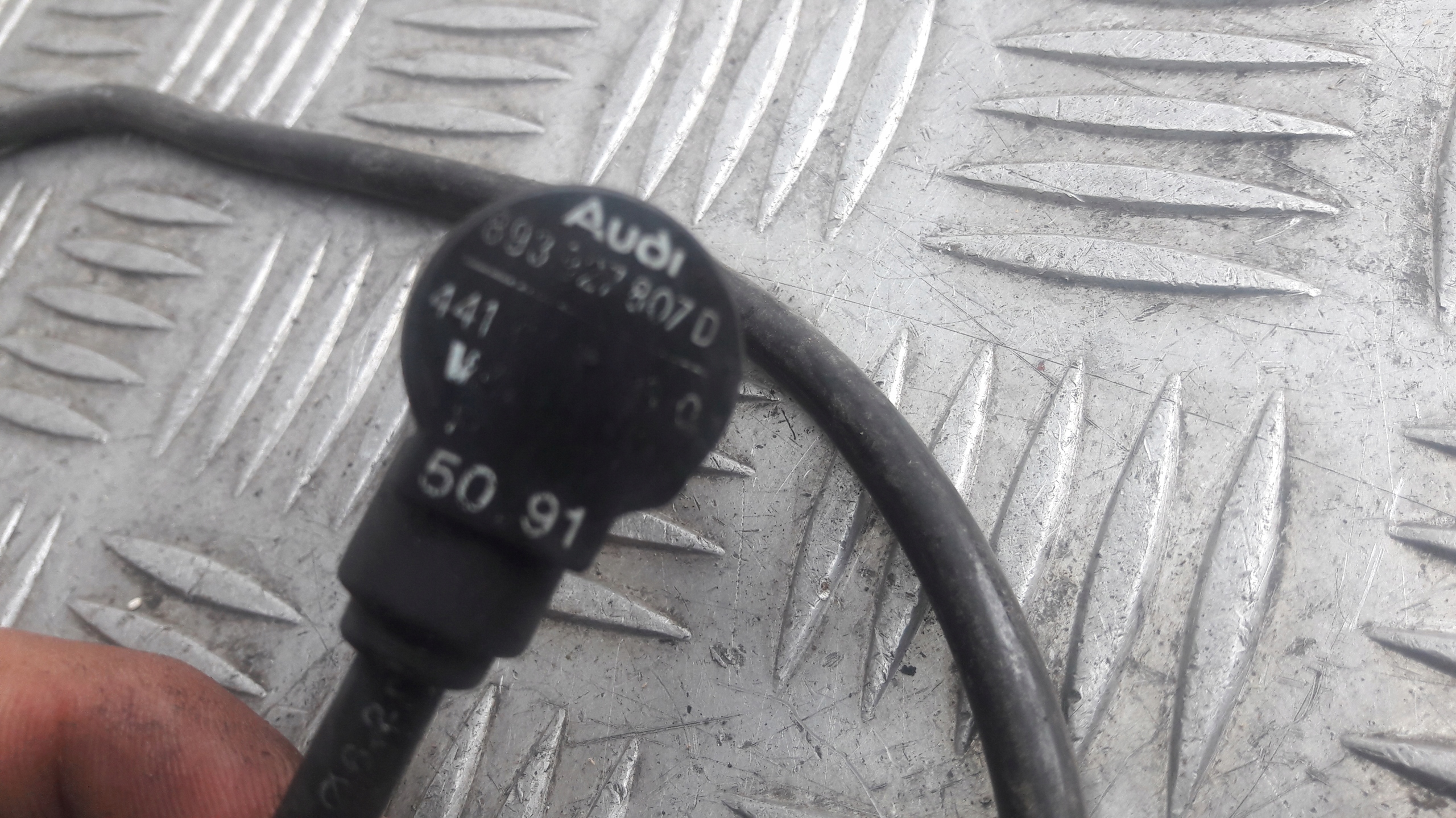 AUDI snímač ABS 012919823B