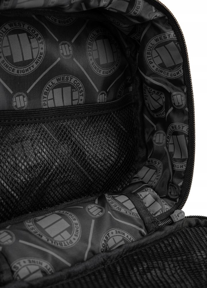 PITBULL WEST COAST KOSMETYCZKA INDUSTRIAL CZARNA TOILETRY BAG BLACK Wzór dominujący logo
