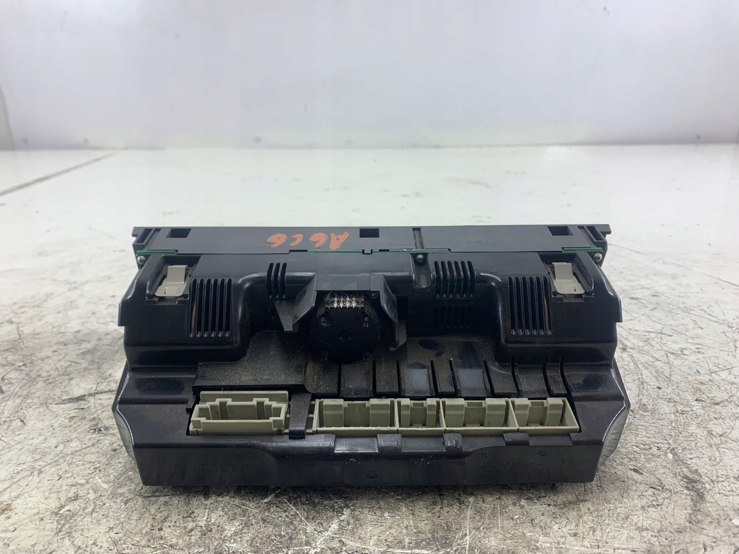 AUDI A6 C6 Unite commande clima 4F1820043H