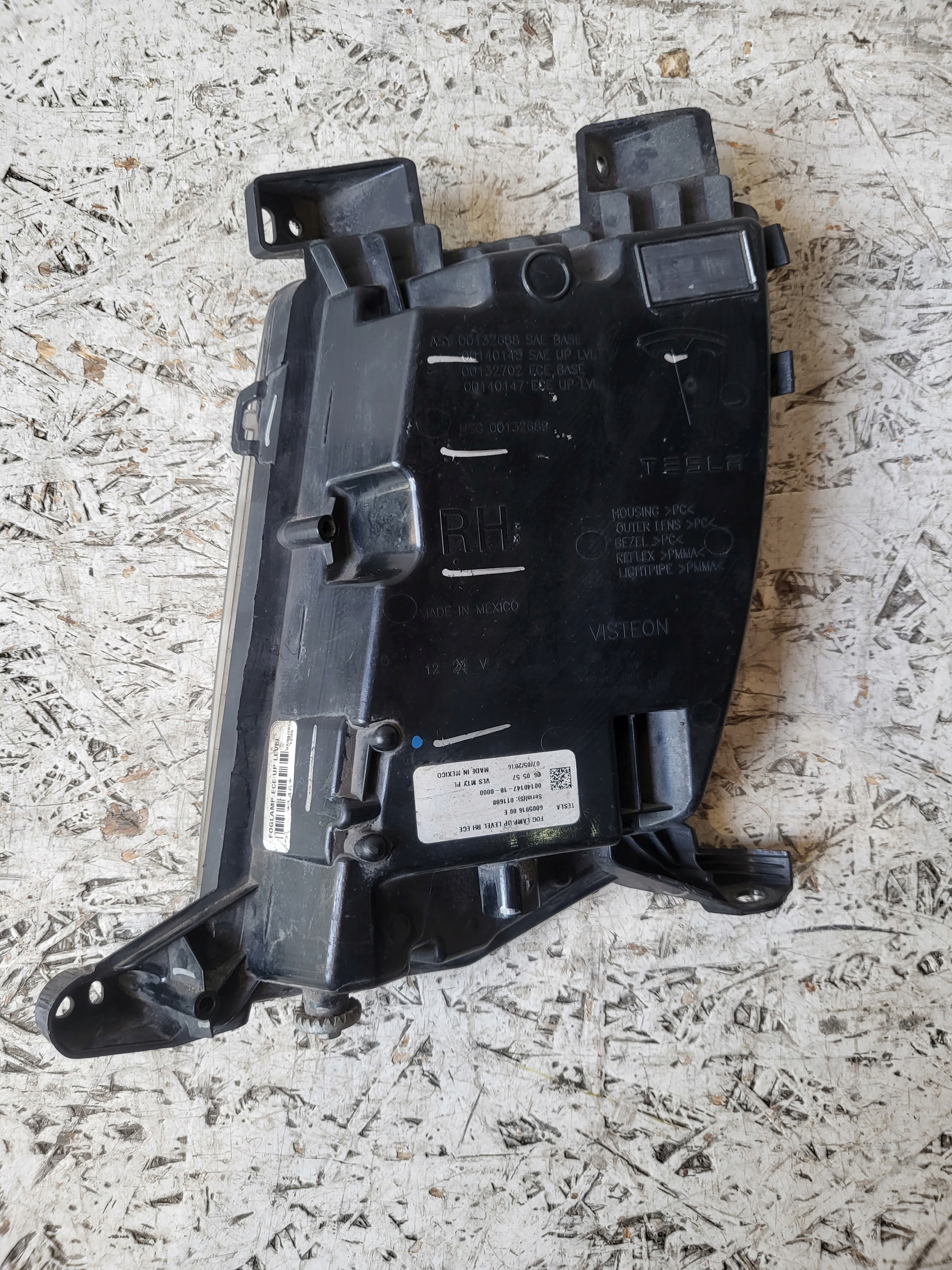 tesla MODEL S РЕСТАЙЛИНГ ГАЛОГЕН правый передний 6005916-00E