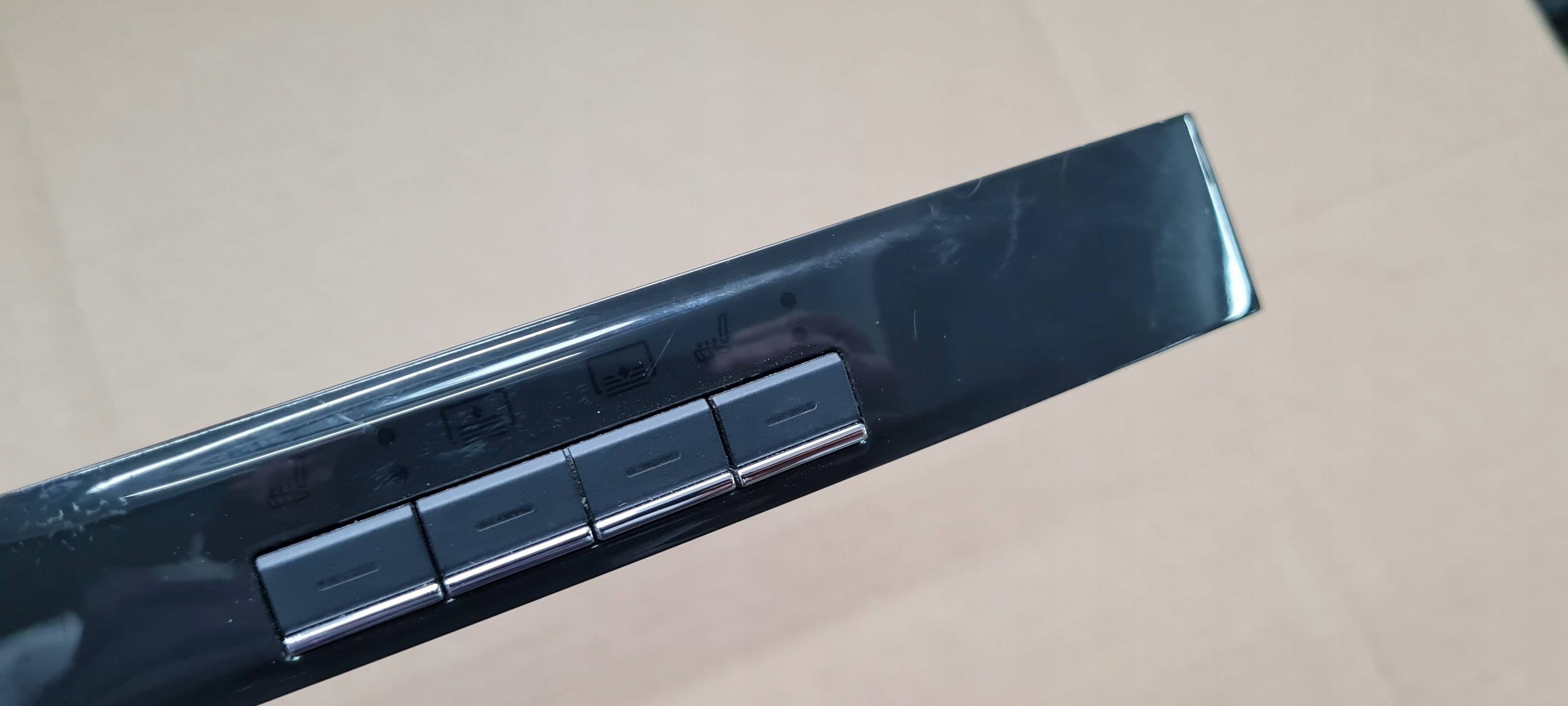 Maserati Quattroporte VI PANEL running board PRZYCISKOW springing 670013678