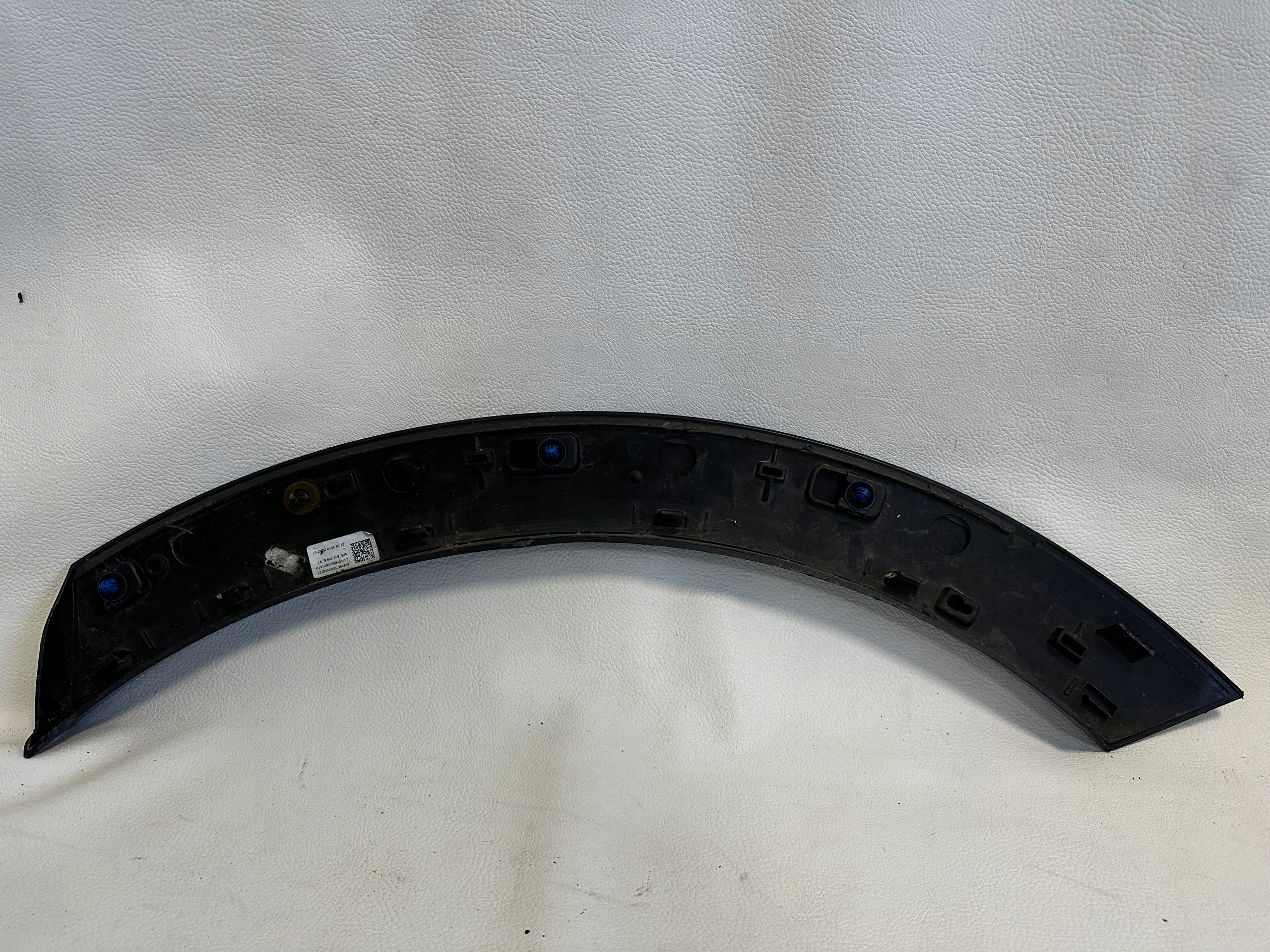 Audi E-TRON 4KE moulding for fender rear part right