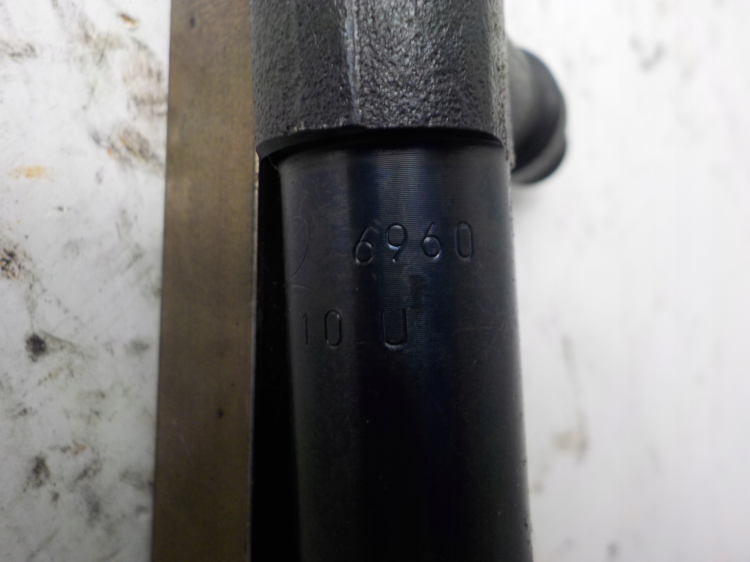 MAZDA PREMACY injector 6960 2.0 DITD