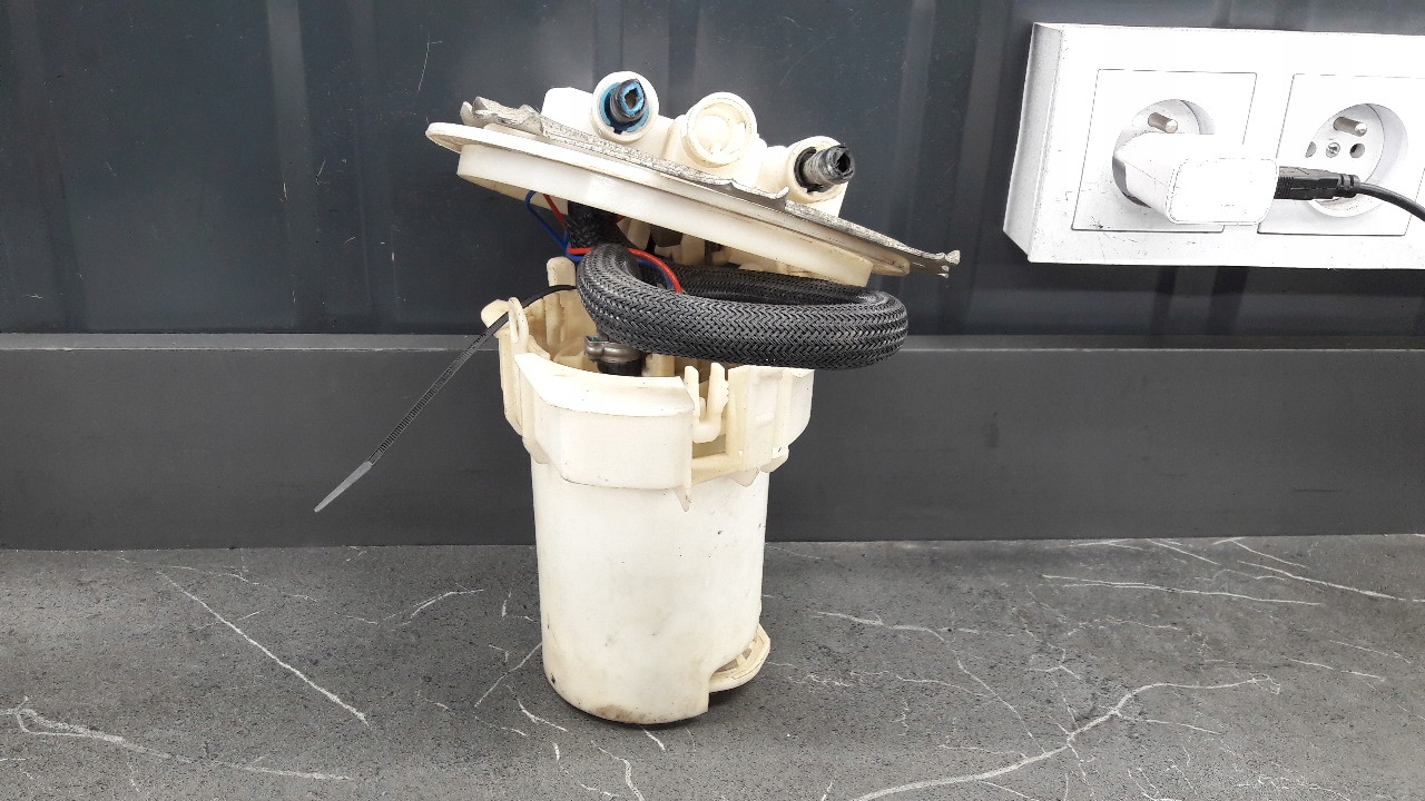 228216003017 Pompa paliwa i pływak Opel Vectra C 2,2 16V